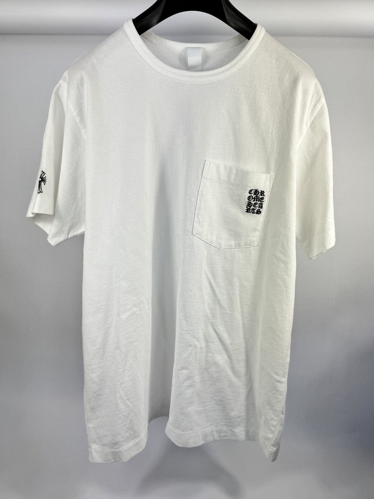 Chrome Hearts LOGO CROSS EMBROIDERED SINGLE POCKET PLAIN WHITE T-SHIRT Size US XL / EU 56 / 4 - 1 Thumbnail
