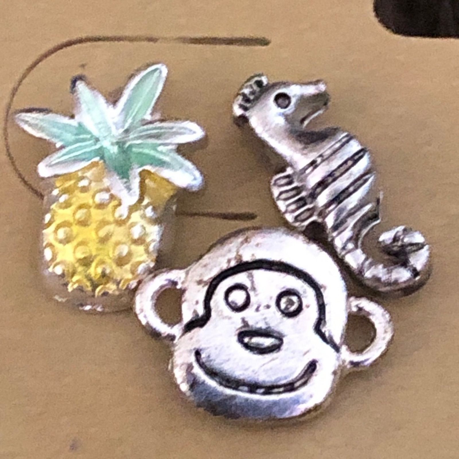 Vintage Vintage set of 3 tropical theme pierced earrings Size ONE SIZE - 4 Thumbnail