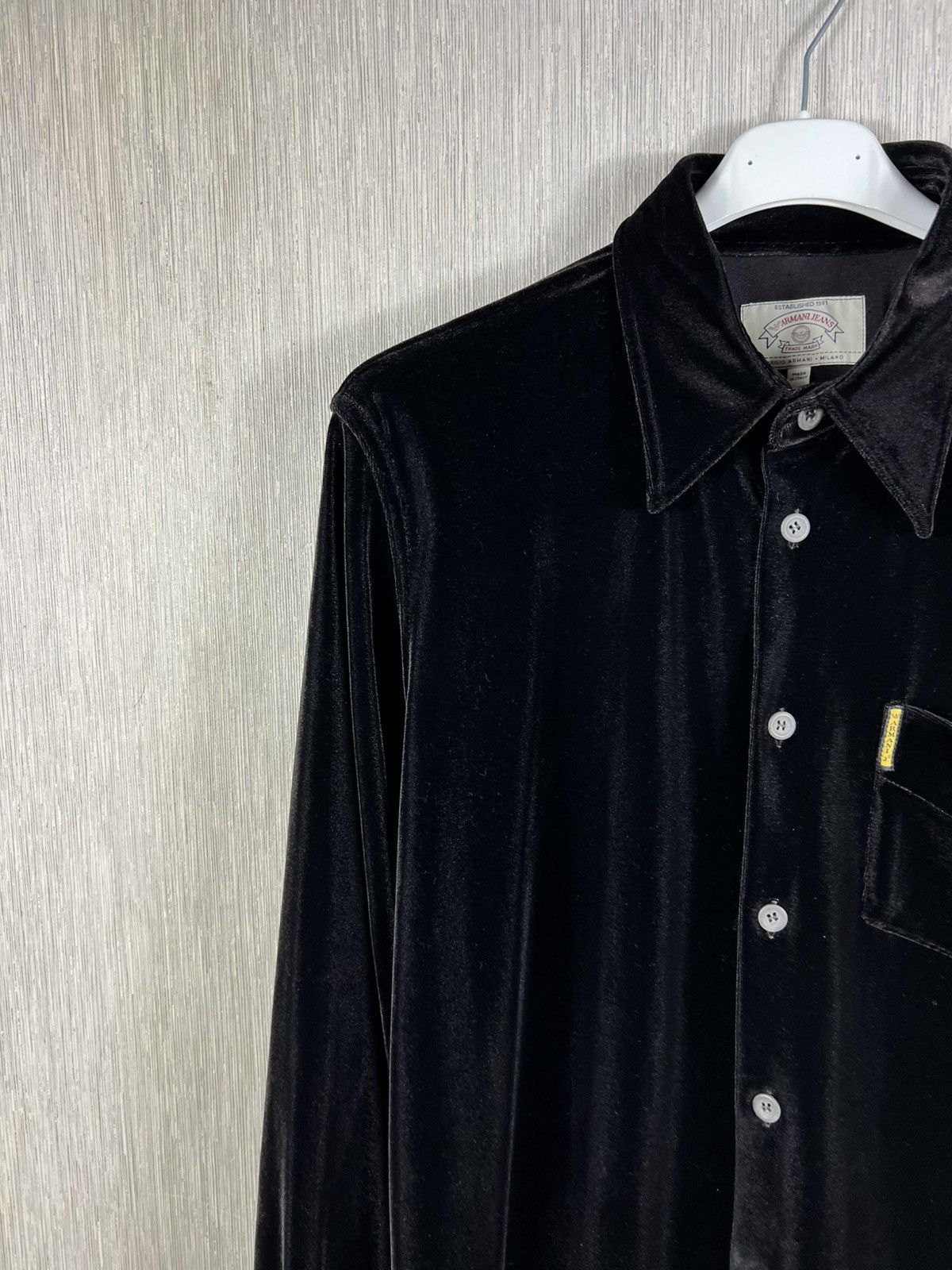Giorgio Armani Vintage Giorgio Armani Milano velvet shiny luxury shirt Size US L / EU 52-54 / 3 - 4 Thumbnail