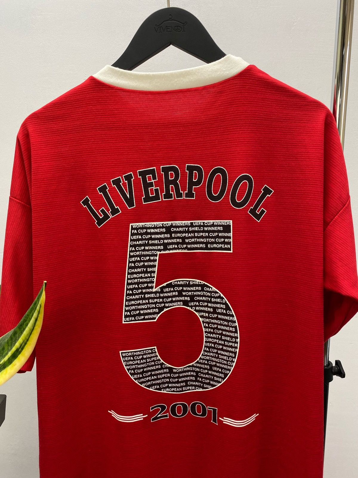 Vintage Vintage Liverpool 2001 Famous 5 Cup Winner T-Shirt Jersey Size US XL / EU 56 / 4 - 20 Thumbnail