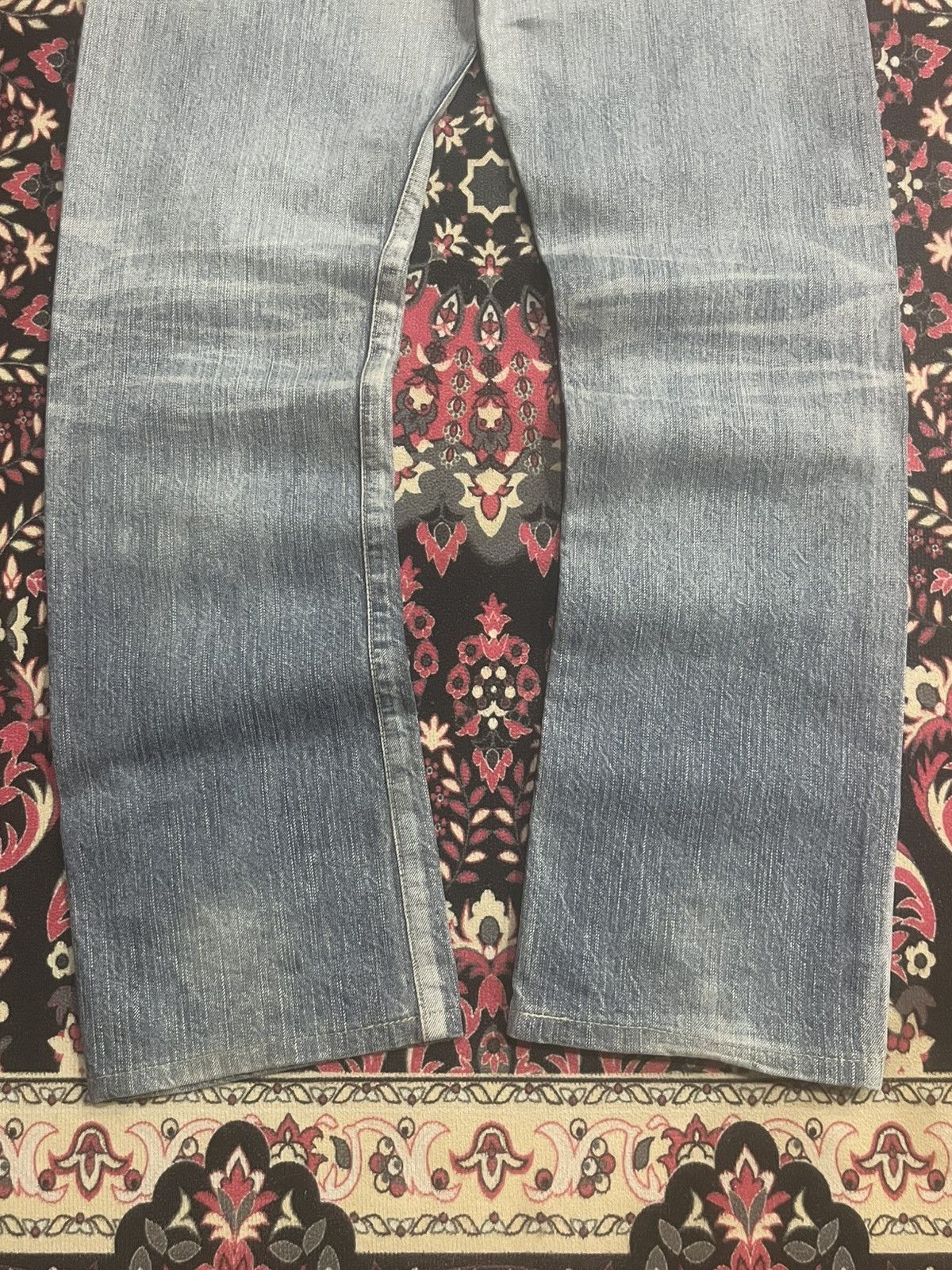 Edwin Vintage Edwin Distress Light Wash Skull Graphic Stud Jeans Size 28" / US 6 / IT 42 - 12 Thumbnail