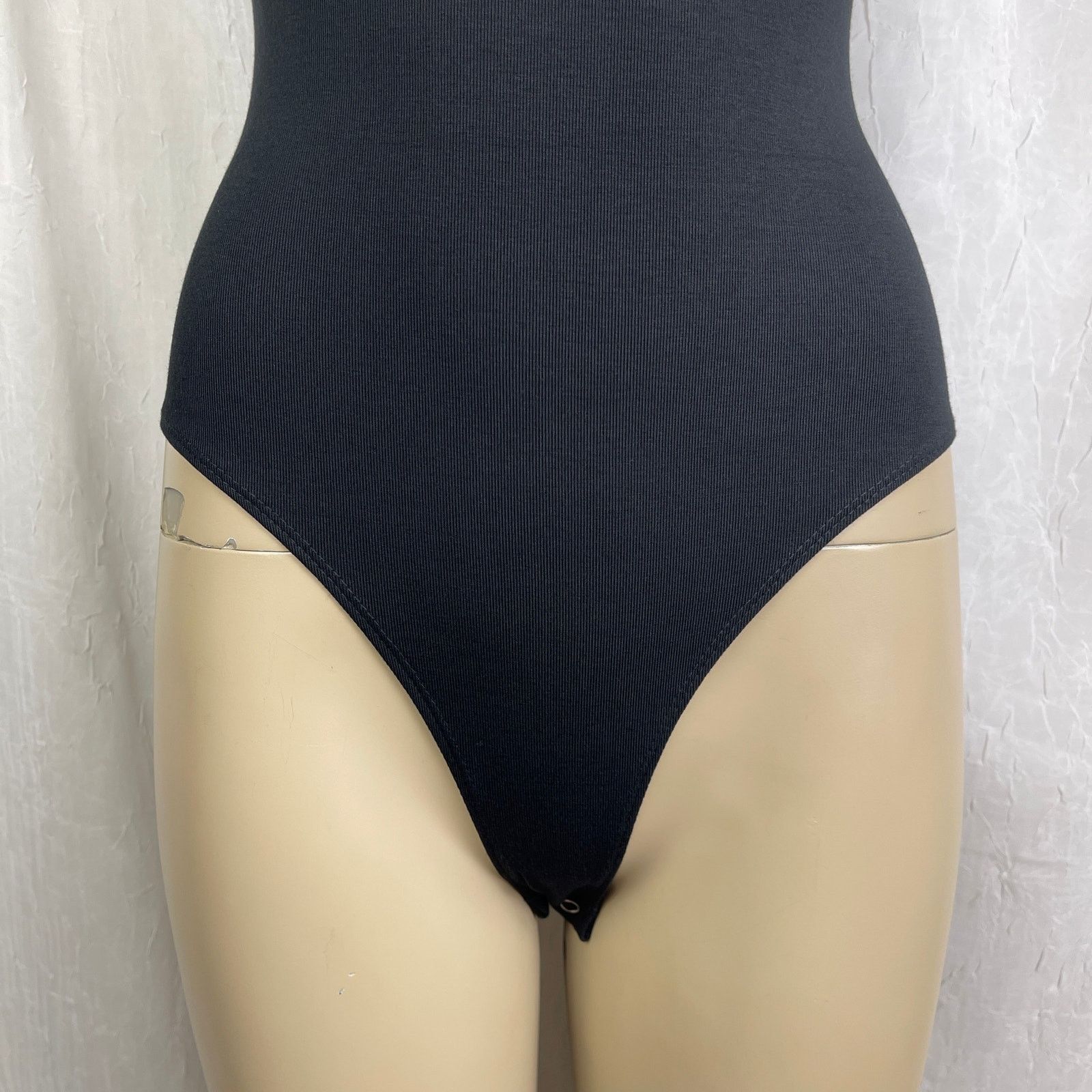Forever 21 Forever 21 Low Scoop Back Short Sleeve Bodysuit Black NWT XS Size XS / US 0-2 / IT 36-38 - 4 Thumbnail