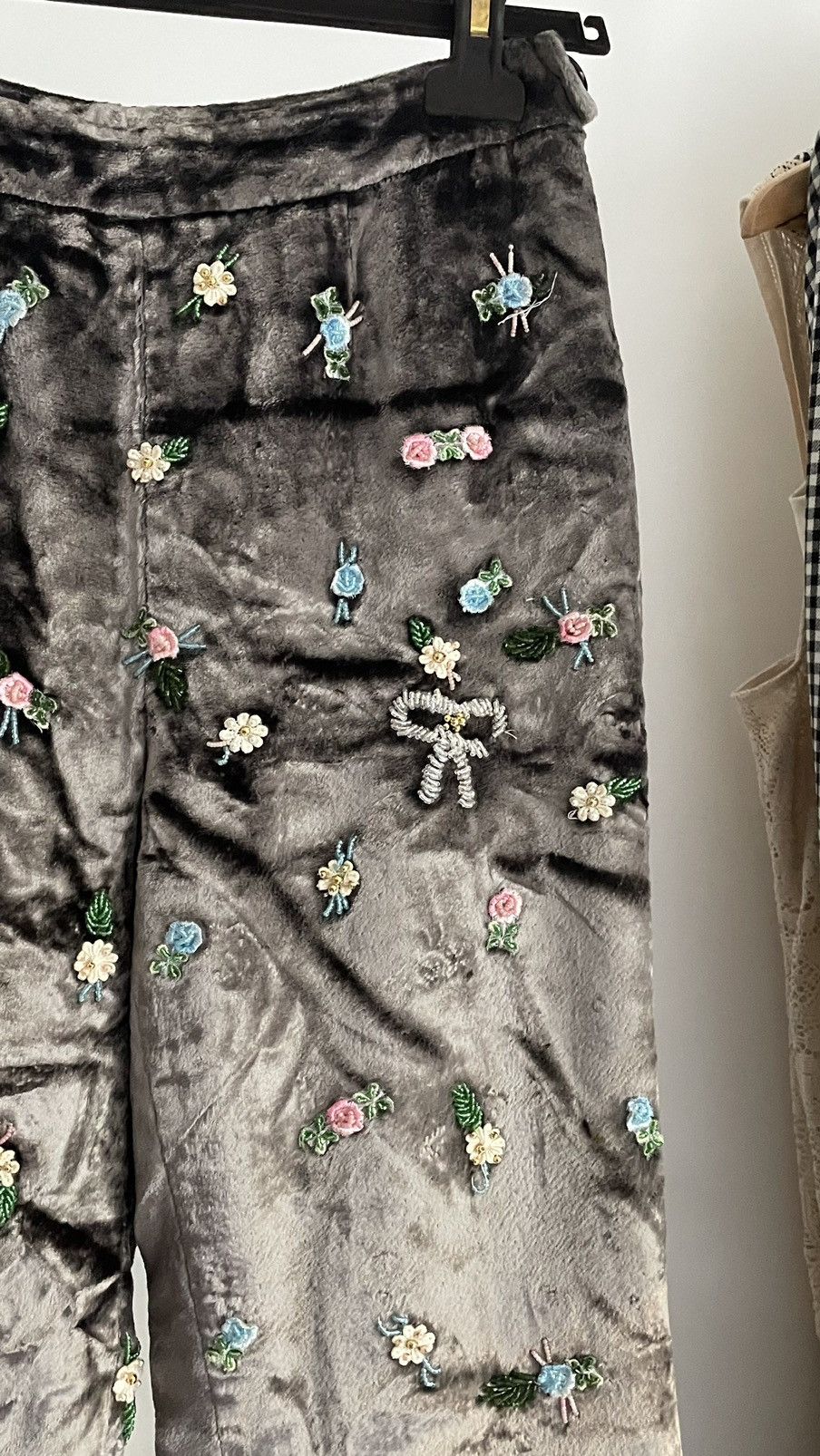 Dolce & Gabbana Dolce & Gabbana embelished velvet pants Size 25" / US 0 / IT 36 - 5 Thumbnail
