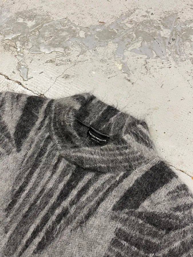 Emporio Armani AW2018 Emporio Armani Abstract Structured Grey Mohair Sweater Size US L / EU 52-54 / 3 - 6 Thumbnail