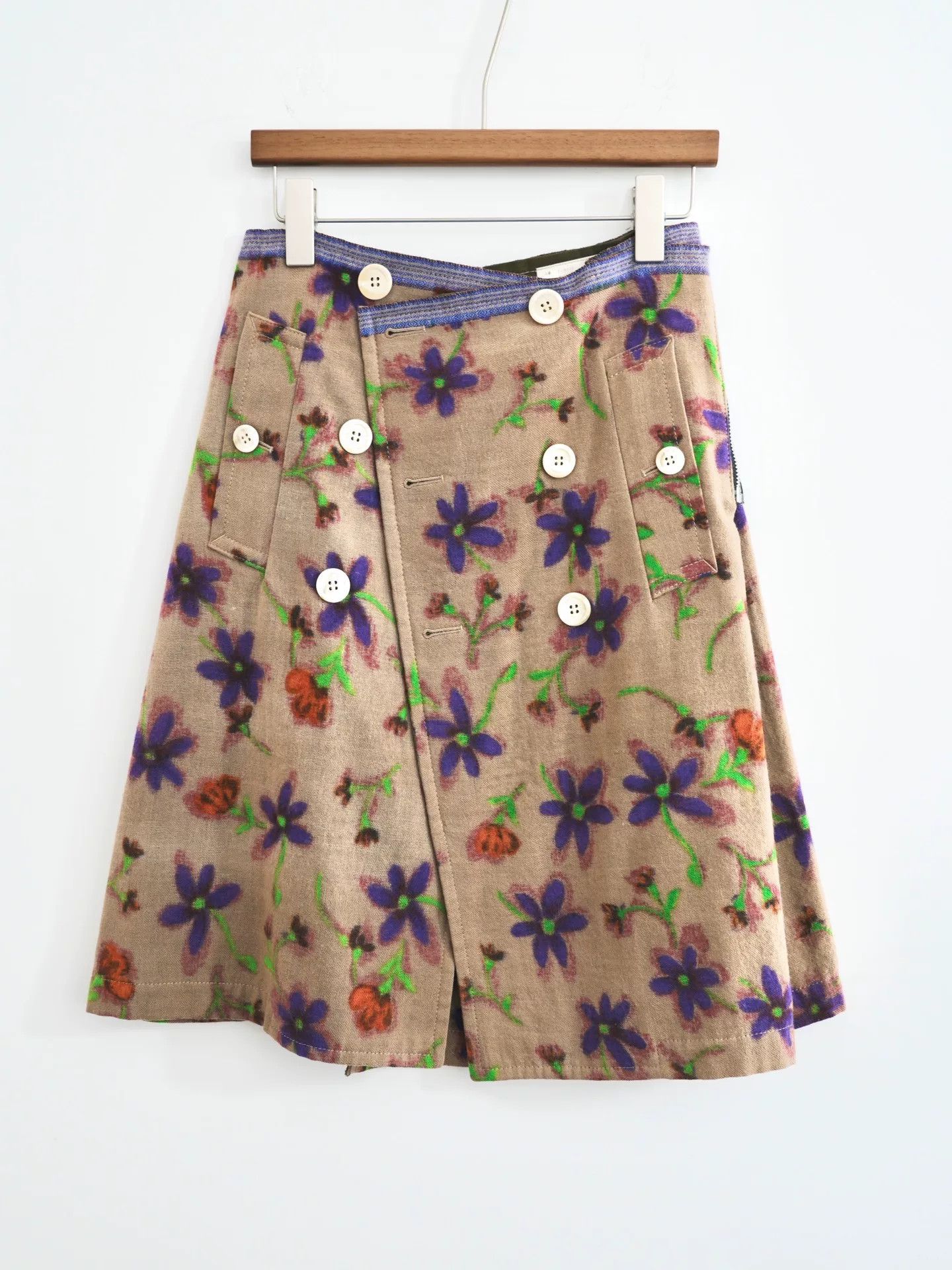 Comme des Garcons Comme des Garcons Floral Button Skirt Size 36" / US 14 / IT 50 - 1 Thumbnail