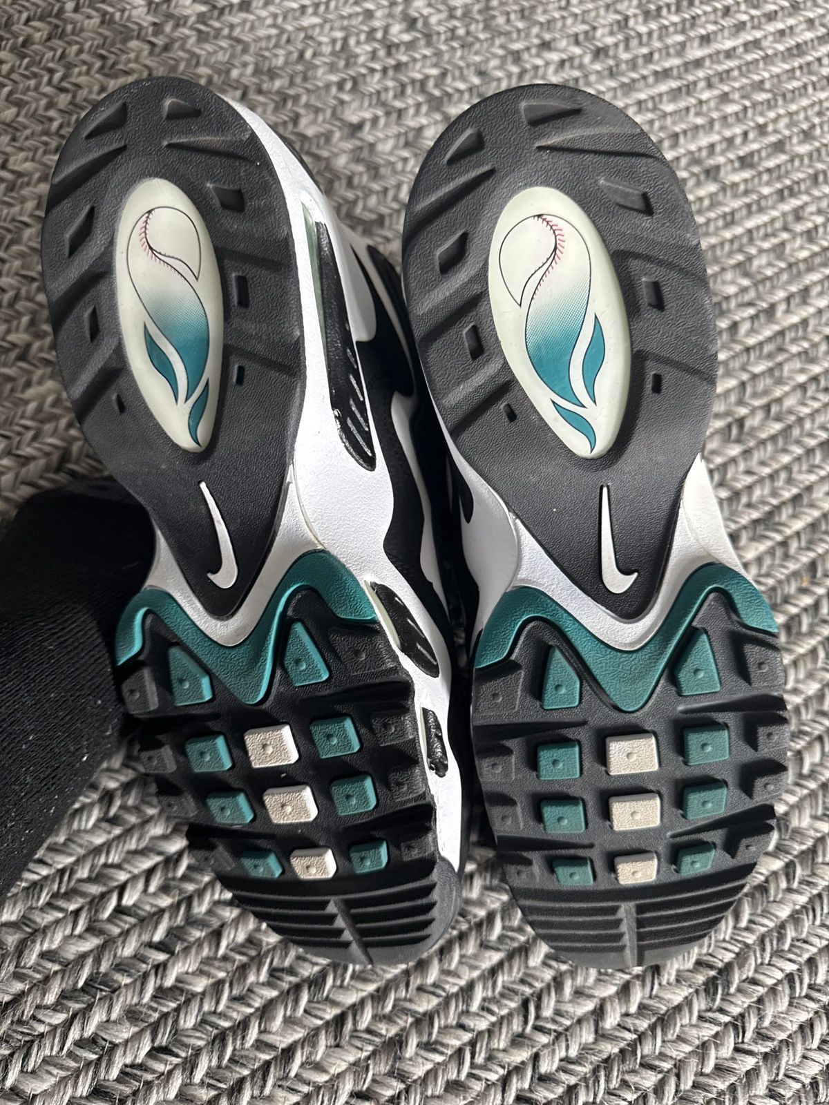 Nike Nike Air Griffey Max 1 “Freshwater” 09 Release Size US 9.5 / EU 42-43 - 5 Thumbnail