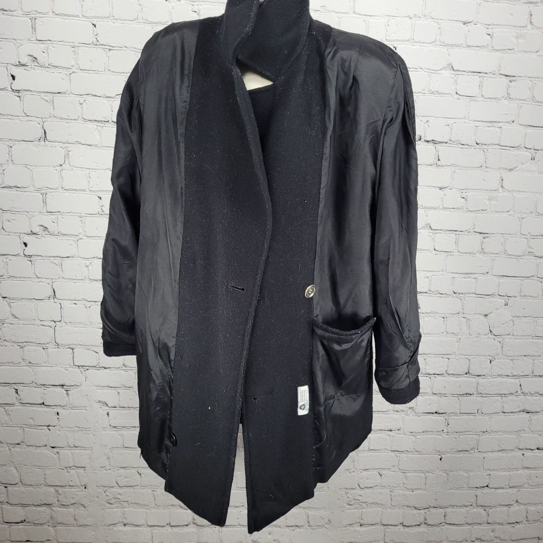 Vintage VINTAGE Alorna Coat Overcoat Wool Blend Double Breasted Buttoned Black L Large Women Pit to Pit 21.5 Shoulder to Hem 35 Sleeve 23.5" (defect) Size L / US 10 / IT 46 - 7 Thumbnail