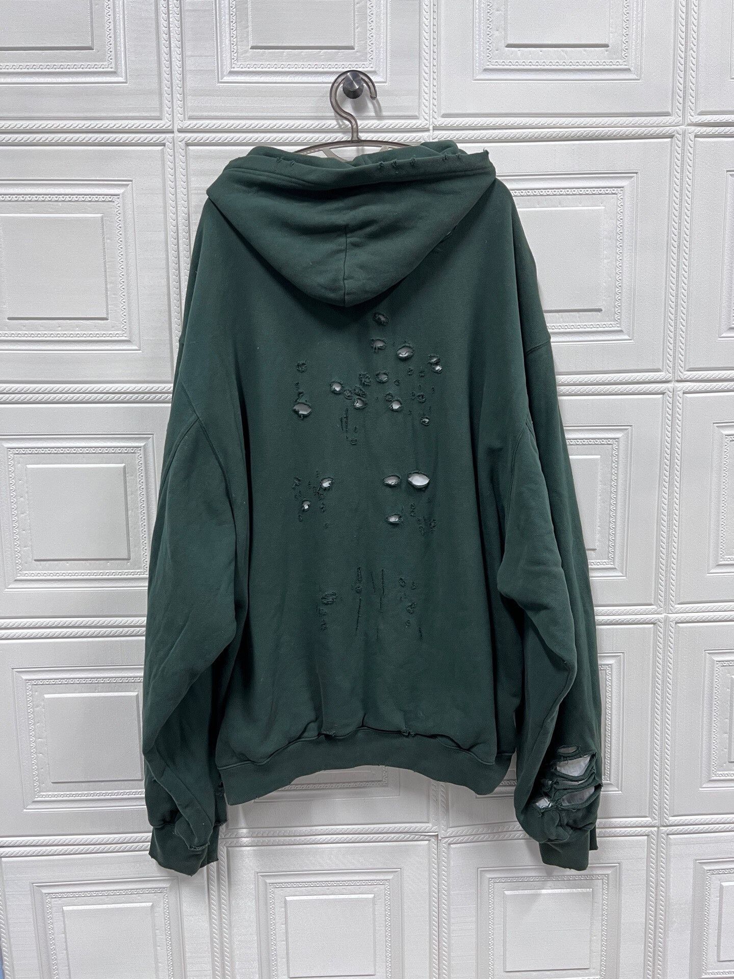 Balenciaga distressed balenciaga logo hoodie in dark green Size US L / EU 52-54 / 3 - 2 Thumbnail