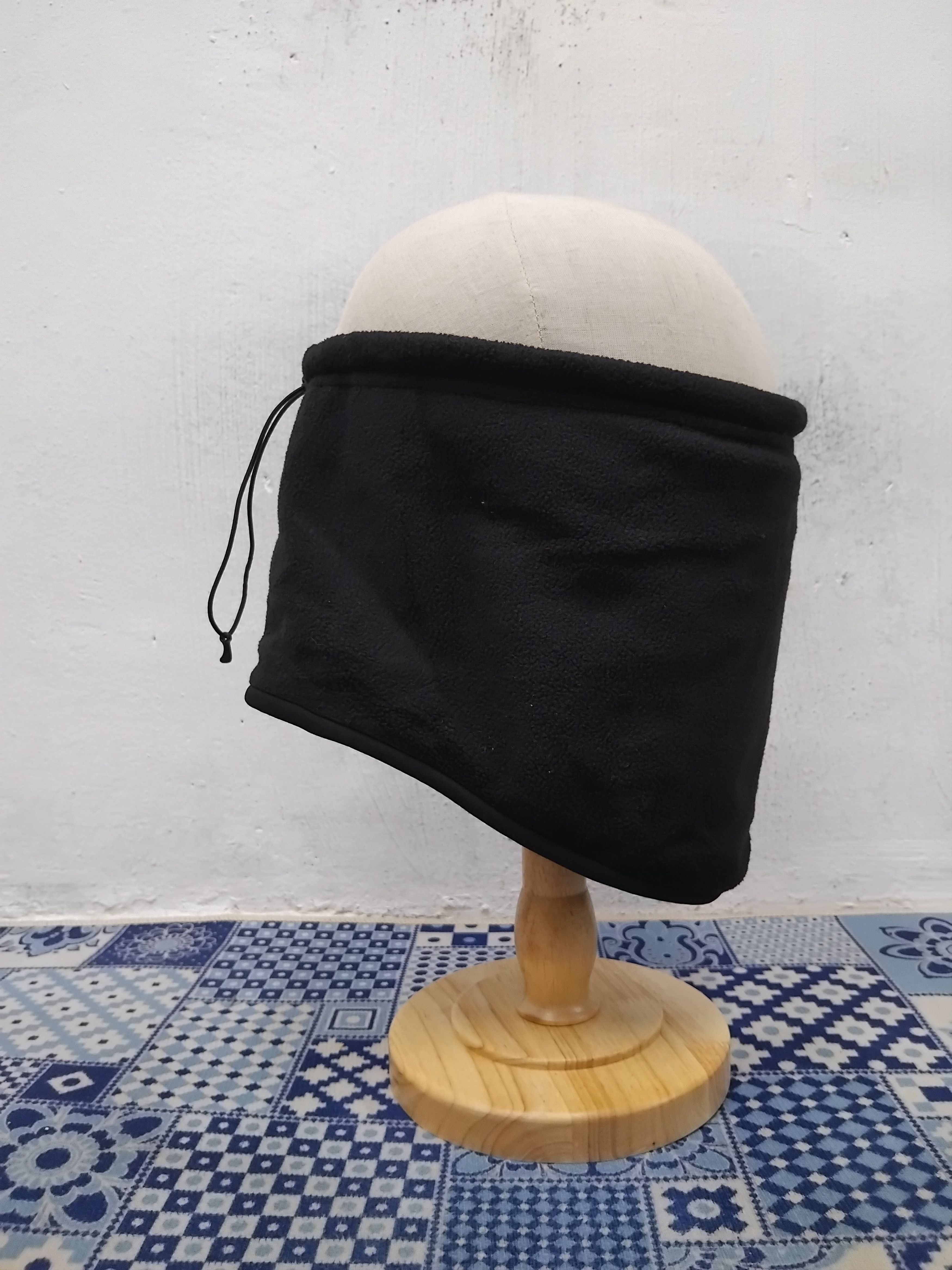 Japanese Brand Uniqlo black colour neck warmer Size ONE SIZE - 5 Thumbnail