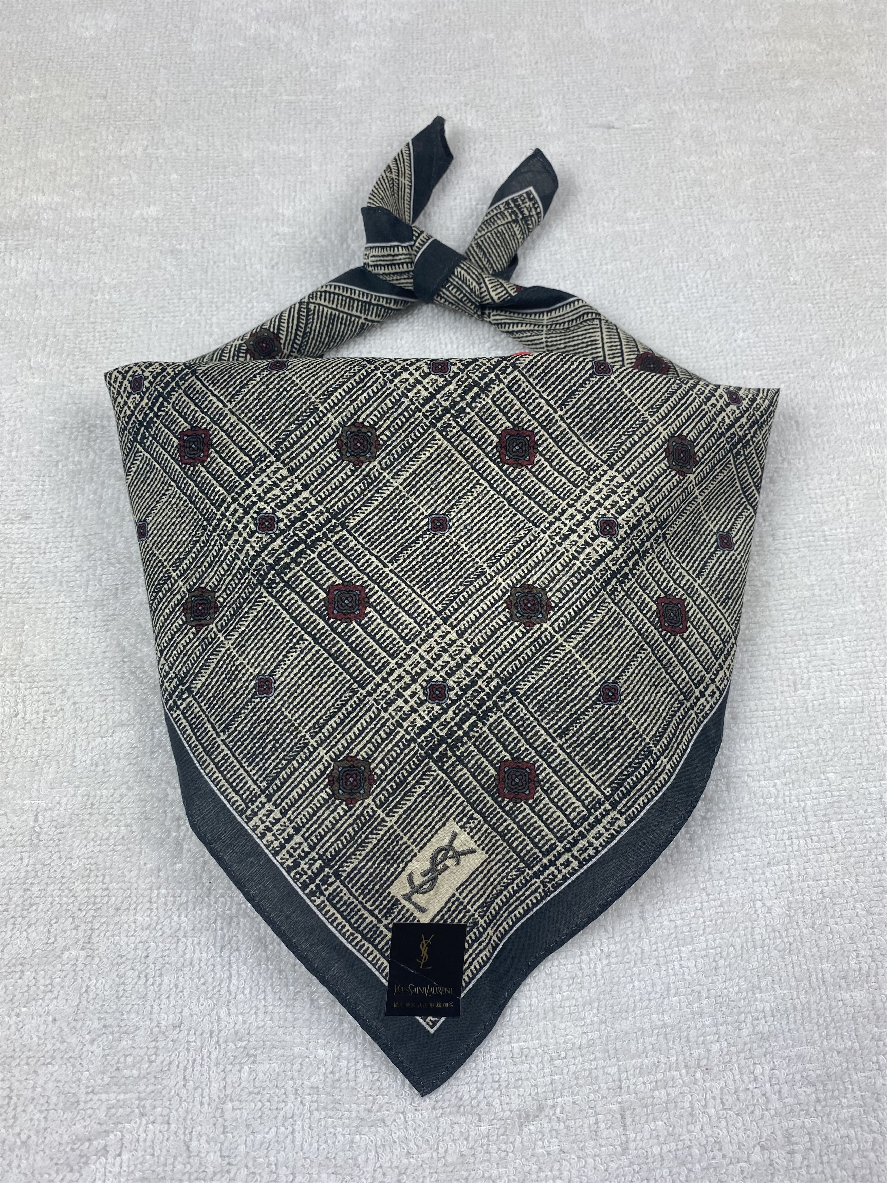 Yves Saint Laurent Yves Saint Laurent Handkerchief / Bandana / Neckerchief Size ONE SIZE - 1 Thumbnail