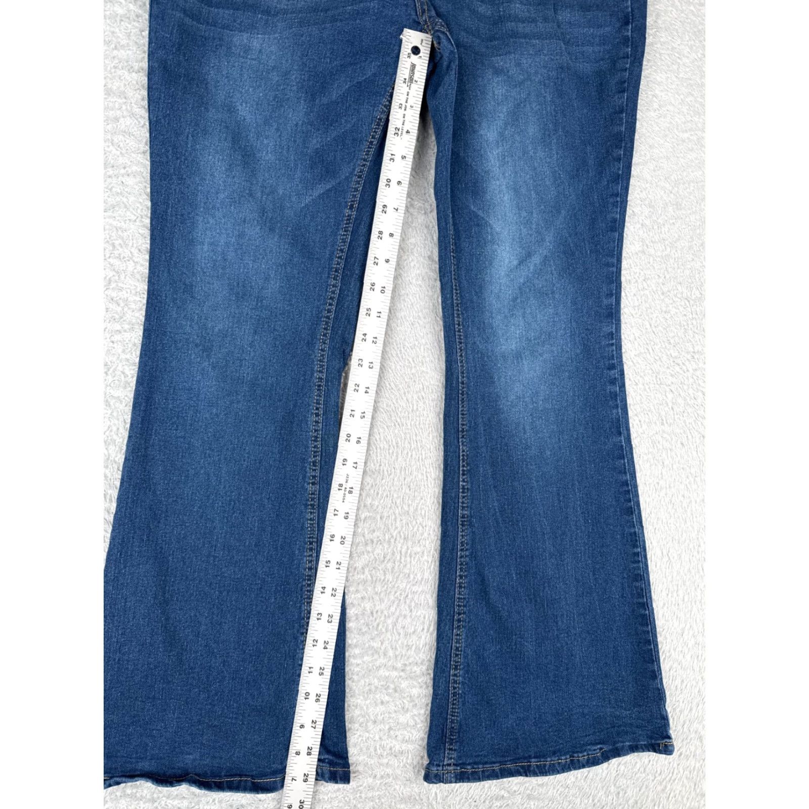Vintage Womens Jeans 32x30 Blue Denim Flared Mid Rise Cotton Blend Med Wash Size 24" / US 00 / IT 34 - 7 Thumbnail