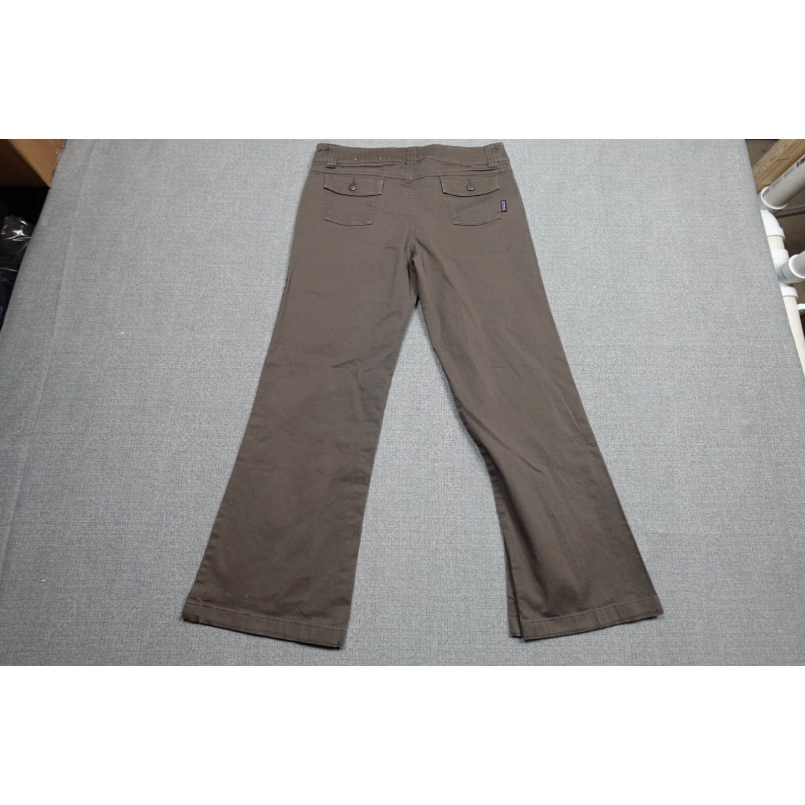 Patagonia Patagonia Pants Womens Size 12 Chino Gray Organic Cotton Stretch Casual Workwear 34x32 Slim Straight Front Button Fly Size 34" / US 12 / IT 48 - 4 Thumbnail