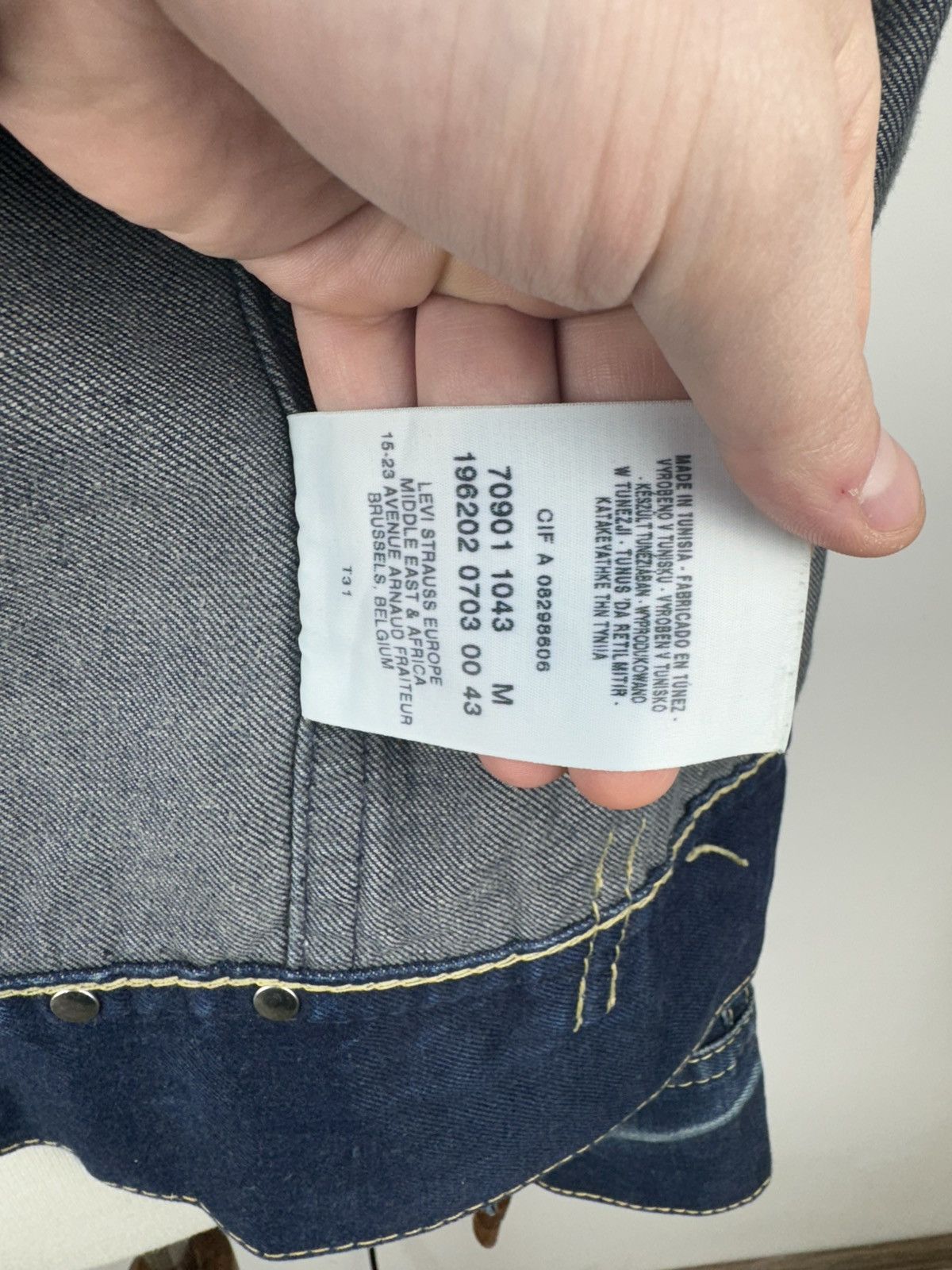Levi's × Vintage Men’s Vintage Levi’s Trucker Denim Cropped Jacket size M Size US M / EU 48-50 / 2 - 6 Thumbnail
