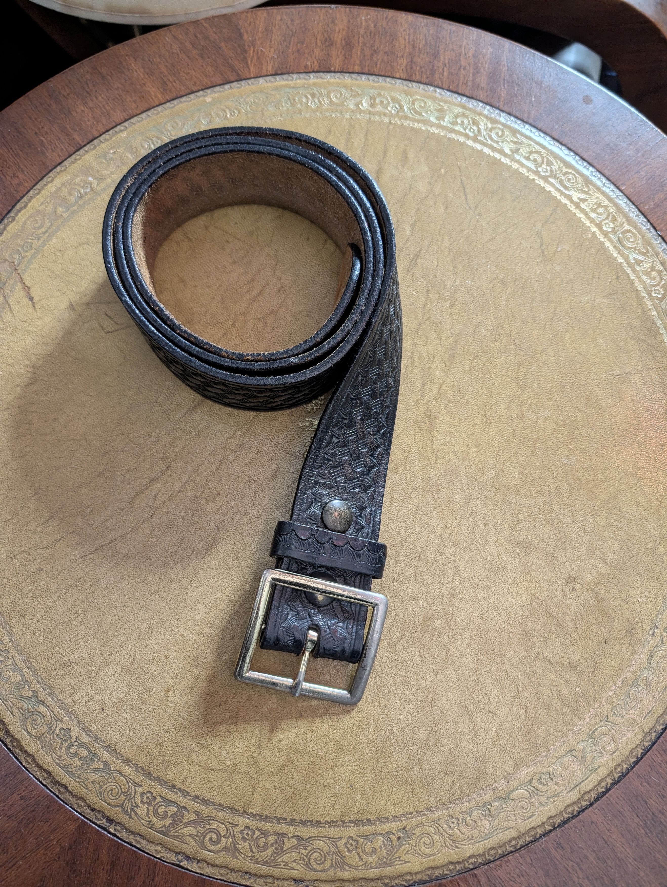 Vintage DeSantis USA B19 embellished black leather western belt Size 44 - 1 Thumbnail