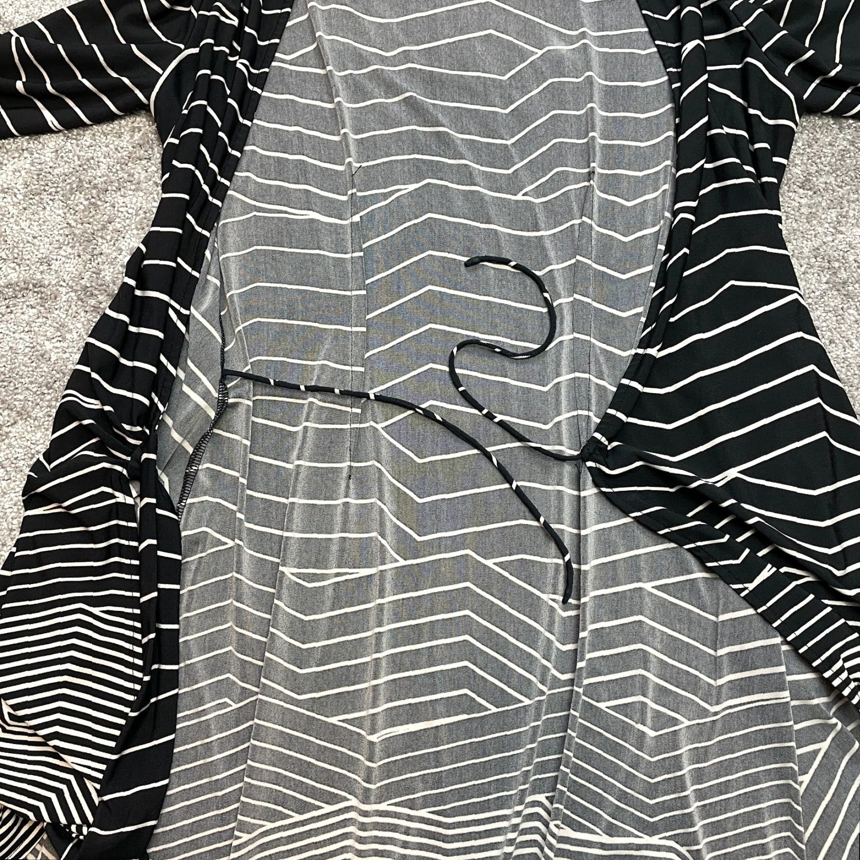 Bcbgmaxazria BCBGMAXAZRIA Kimono Duster Belted Striped Gray Black White Womens Medium Jacket Size ONE SIZE - 7 Thumbnail