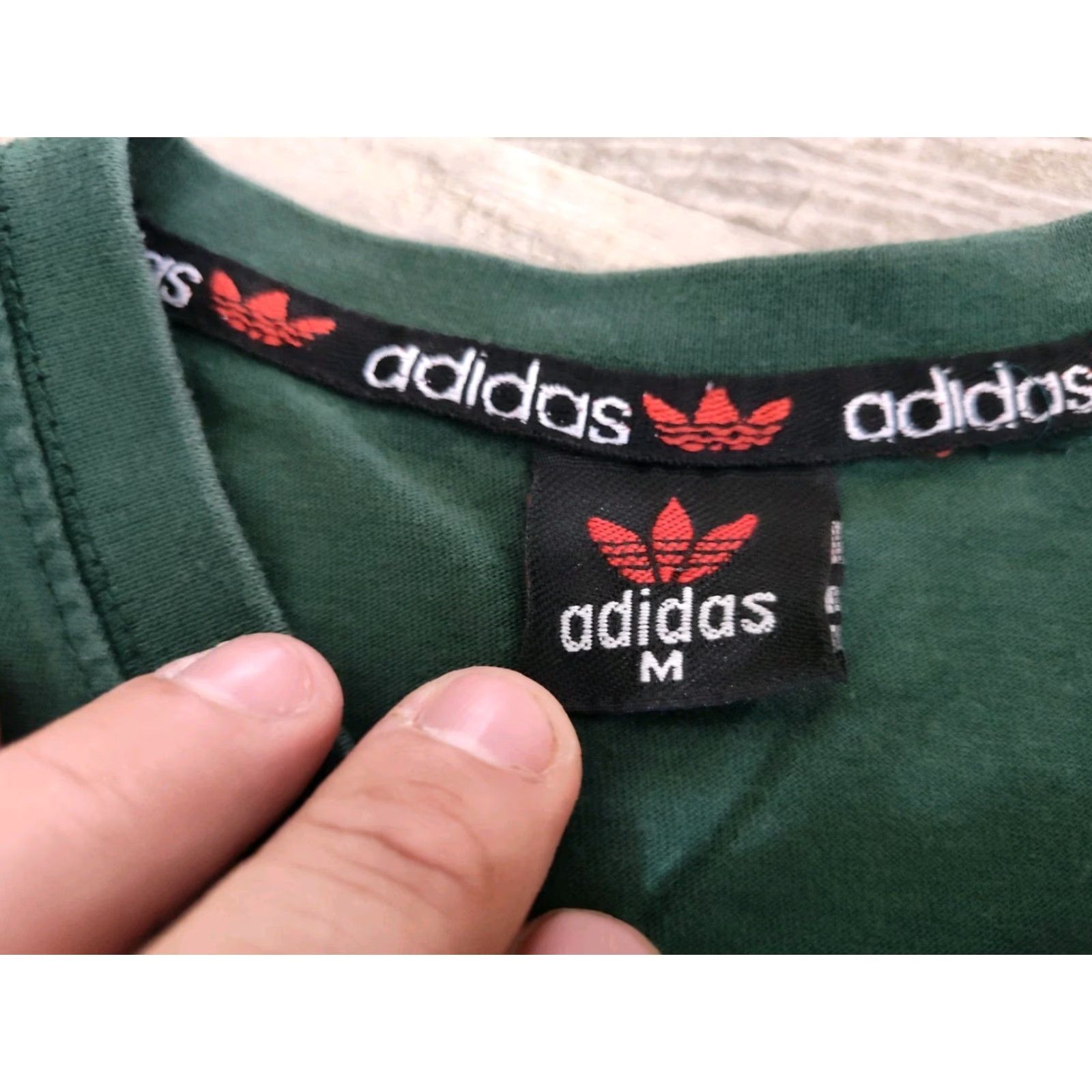 Adidas VINTAGE Adidas T-Shirt Unisex Adult Medium Green 90s Y2K Embroidered Sports Size US M / EU 48-50 / 2 - 6 Thumbnail