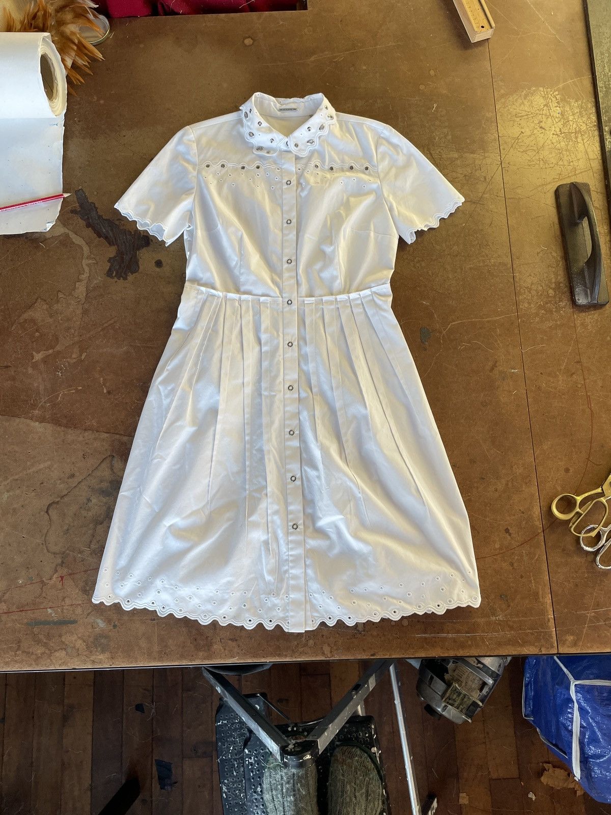Elie Tahari Elie Tahari shirt dress with rivet and embroidered details Size S / US 4 / IT 40 - 7 Thumbnail