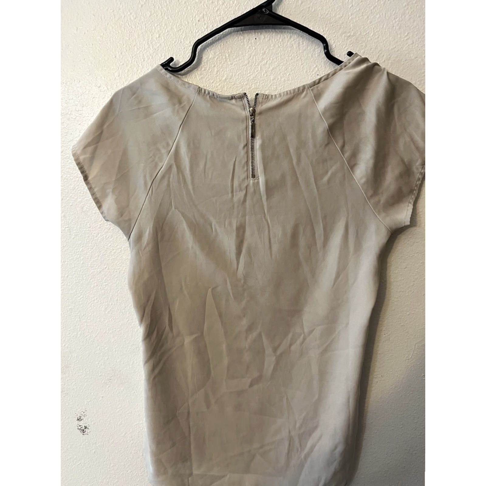 Express Express Beige Blouse - Short Sleeve Top with Zipper Back - Size XS Size XS / US 0-2 / IT 36-38 - 2 Thumbnail