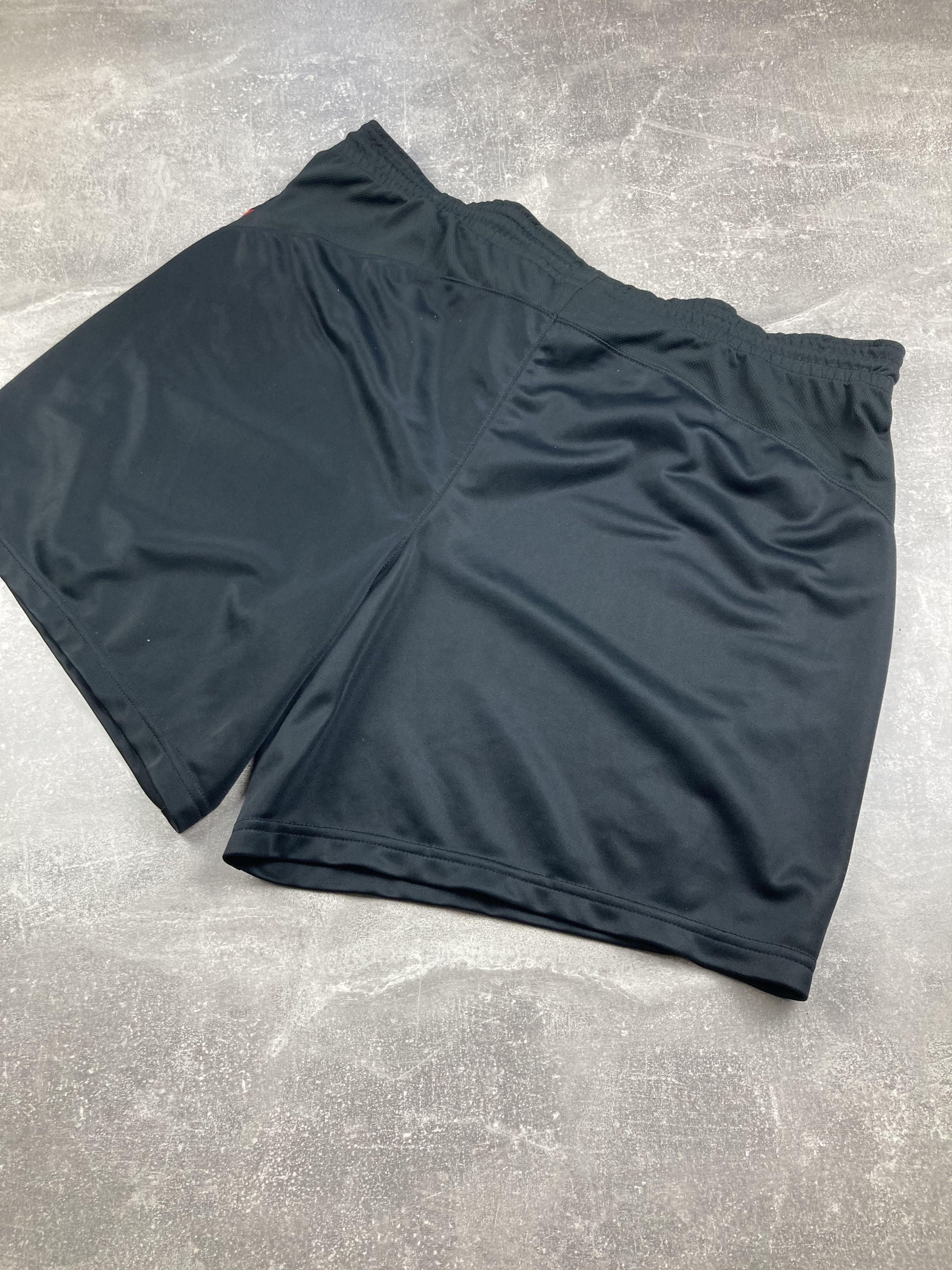 Nike Vintage Nike 90s Black Training Shorts Size US 34 / EU 50 - 6 Thumbnail