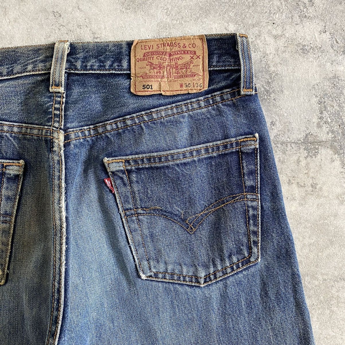 Levi's Vintage 90’s Levis 501 Faded Blue Dirty Denim Jeans Size US 29 - 20 Thumbnail