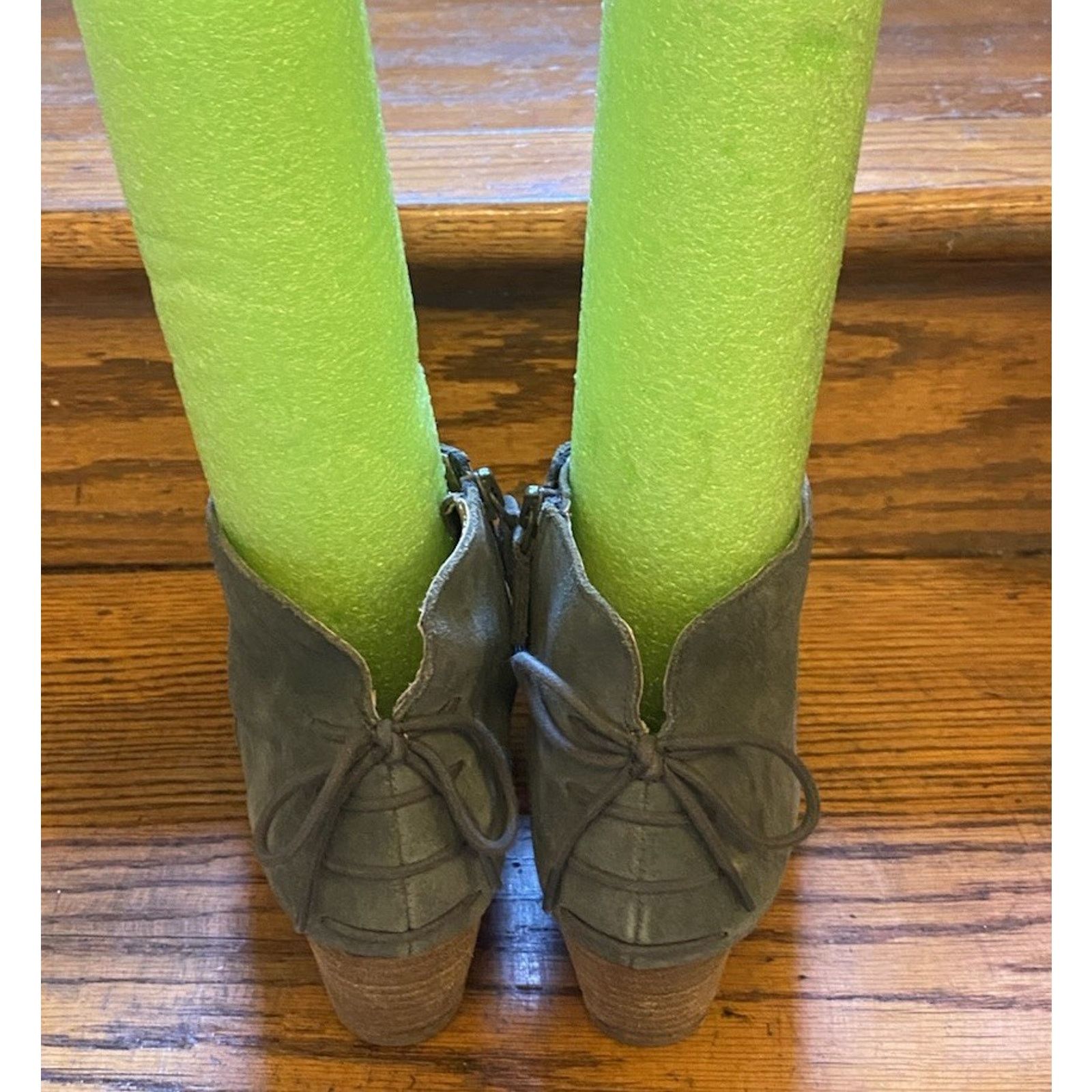 Elie Tahari Tahari Womens Boots 7.5M Green Suede Leather Lace Up Heel Size US 7.5 / IT 37.5 - 4 Thumbnail