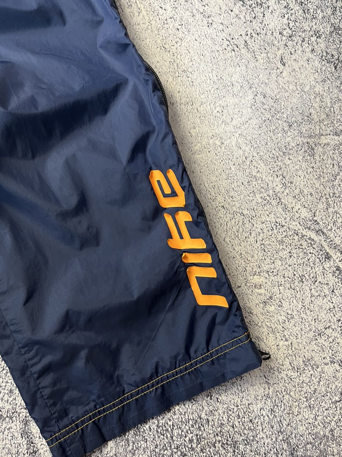 Nike Vintage Nike Nylon Track Pants Small Swoosh Logo Sz L Size US 36 / EU 52 - 5 Thumbnail
