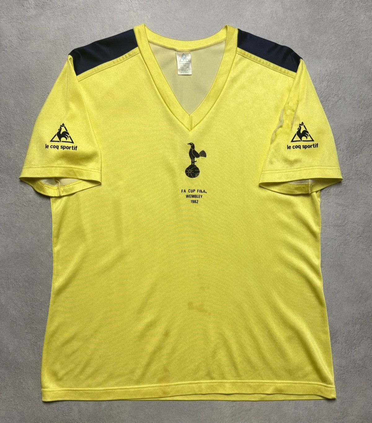 Le Coq Sportif Tottenham Hotspur 1981 1982 Away Shirt Jersey Le Coq Sportif Size US M / EU 48-50 / 2 - 1 Thumbnail