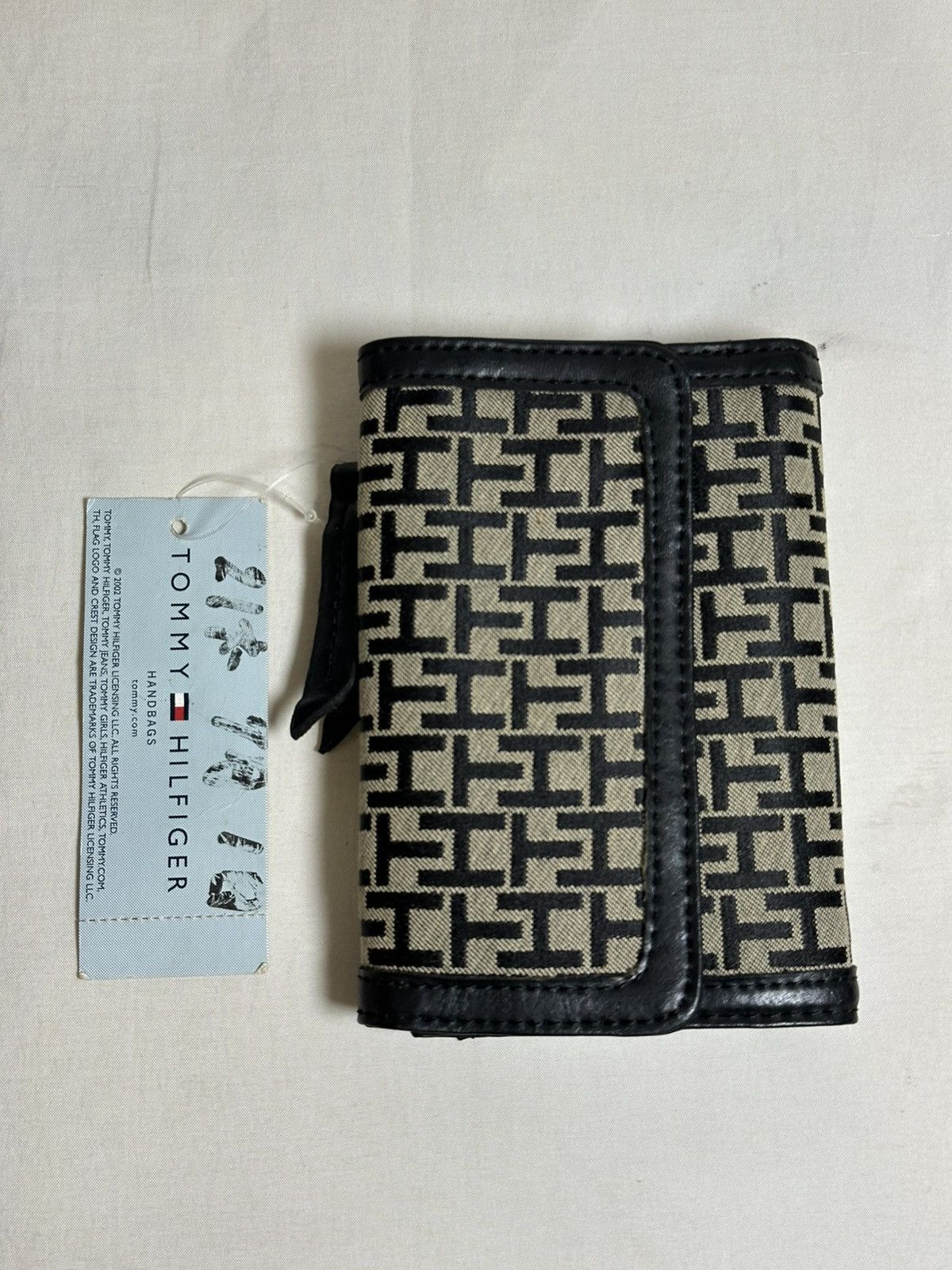 Tommy Hilfiger Tommy Hilfiger monogram canvas wallet. Size ONE SIZE - 2 Thumbnail