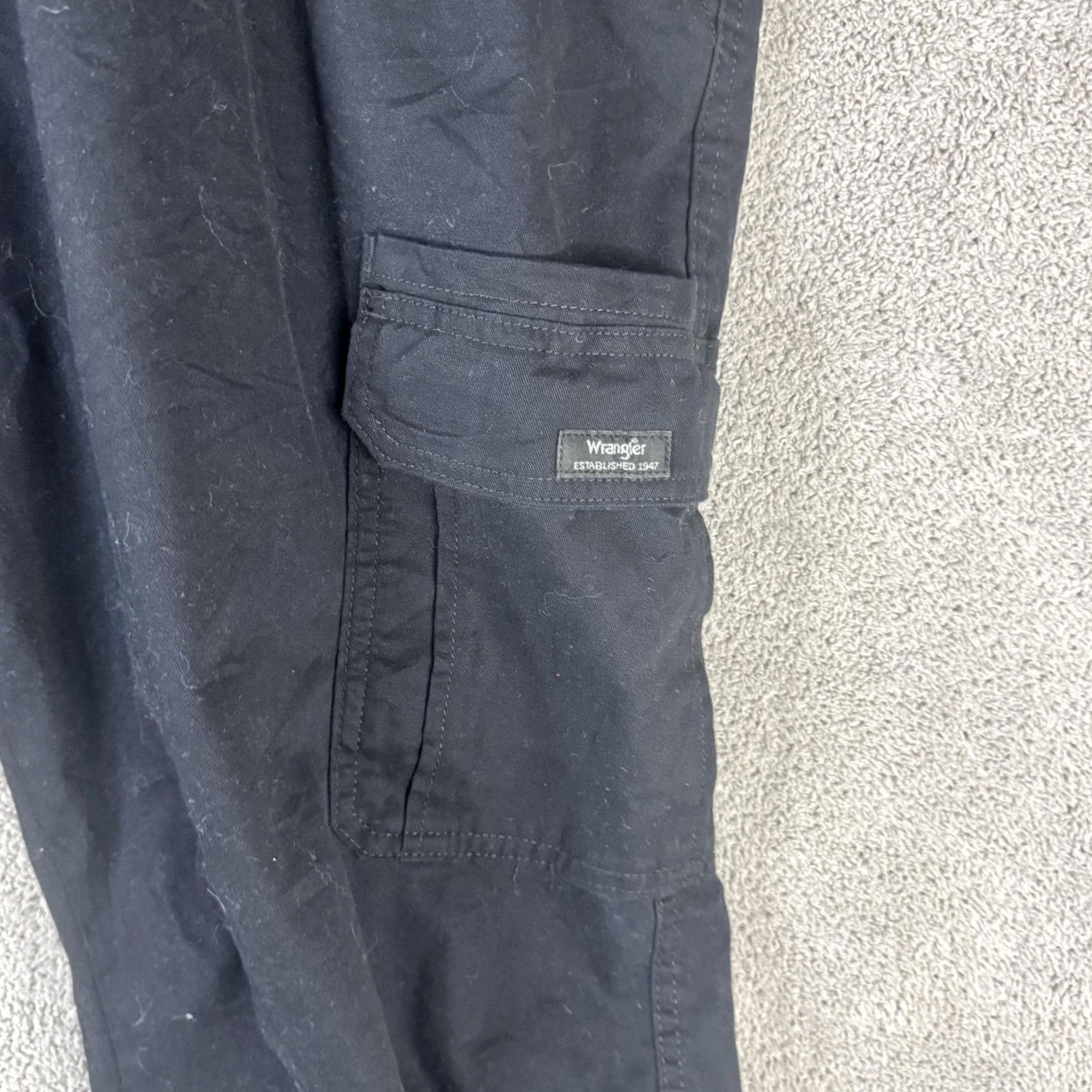 Wrangler Wrangler Cargo Pants Mens 42x30 Black Relaxed Fit Stretch Canvas Workwear Casual Size US 42 / EU 58 - 4 Thumbnail