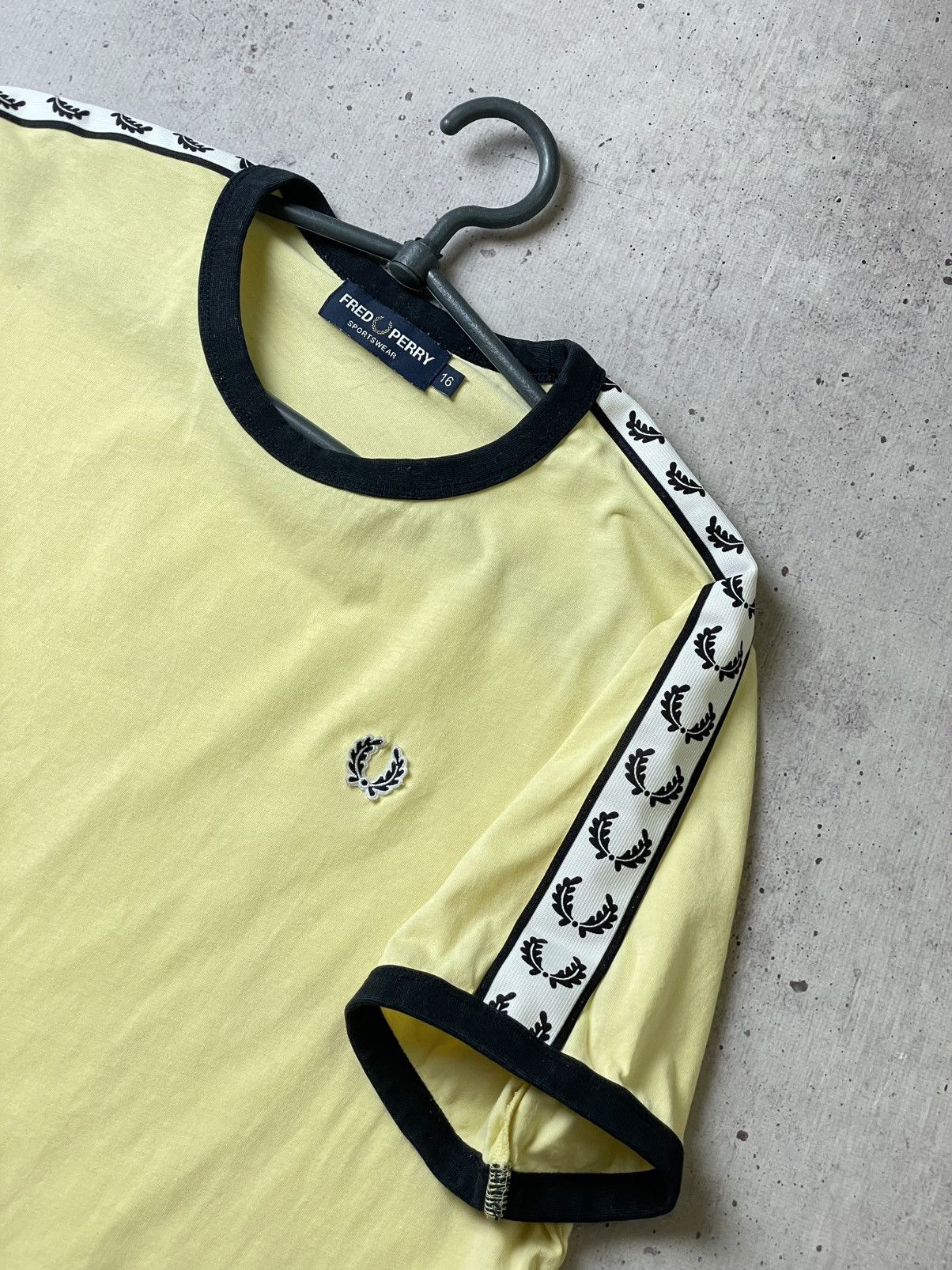 Fred Perry Fred Perry lamps T-shirt Size US M / EU 48-50 / 2 - 4 Thumbnail