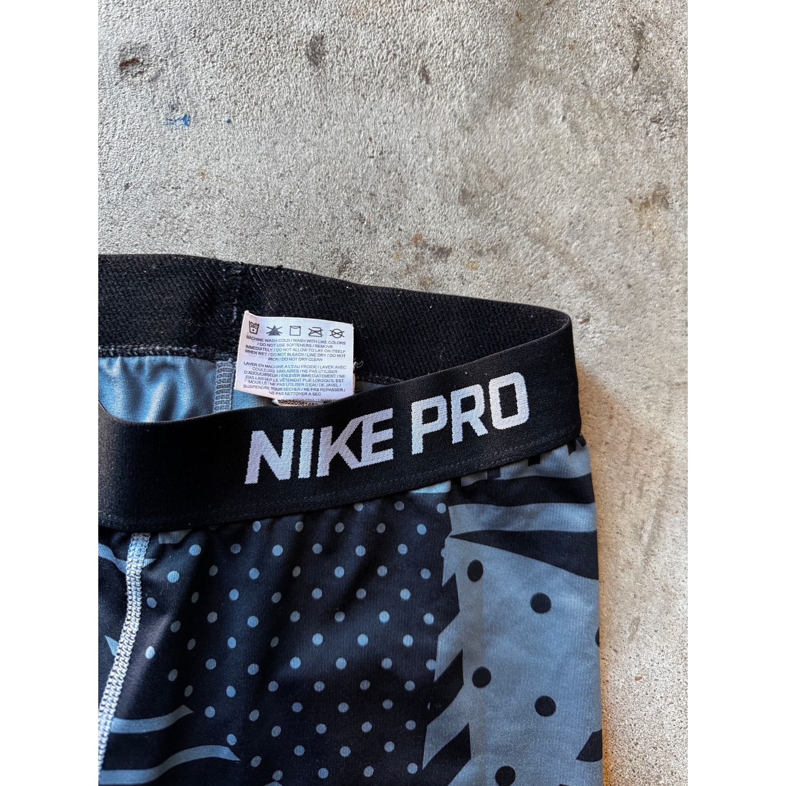 Nike Nike Pro Dri Fit Capri Leggins (S) Size 28" / US 6 / IT 42 - 4 Thumbnail