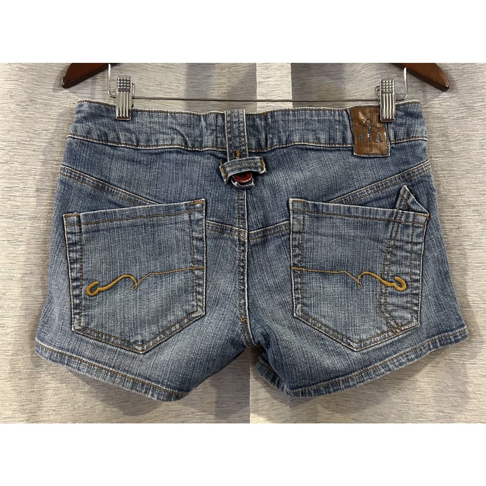 Vintage American Rag Cie Women’s Jeans Shorts Size 7 Blue Distressed Button Pockets Denim 5-Pocket Design Casual Shirt? Size 28" / US 6 / IT 42 - 3 Thumbnail