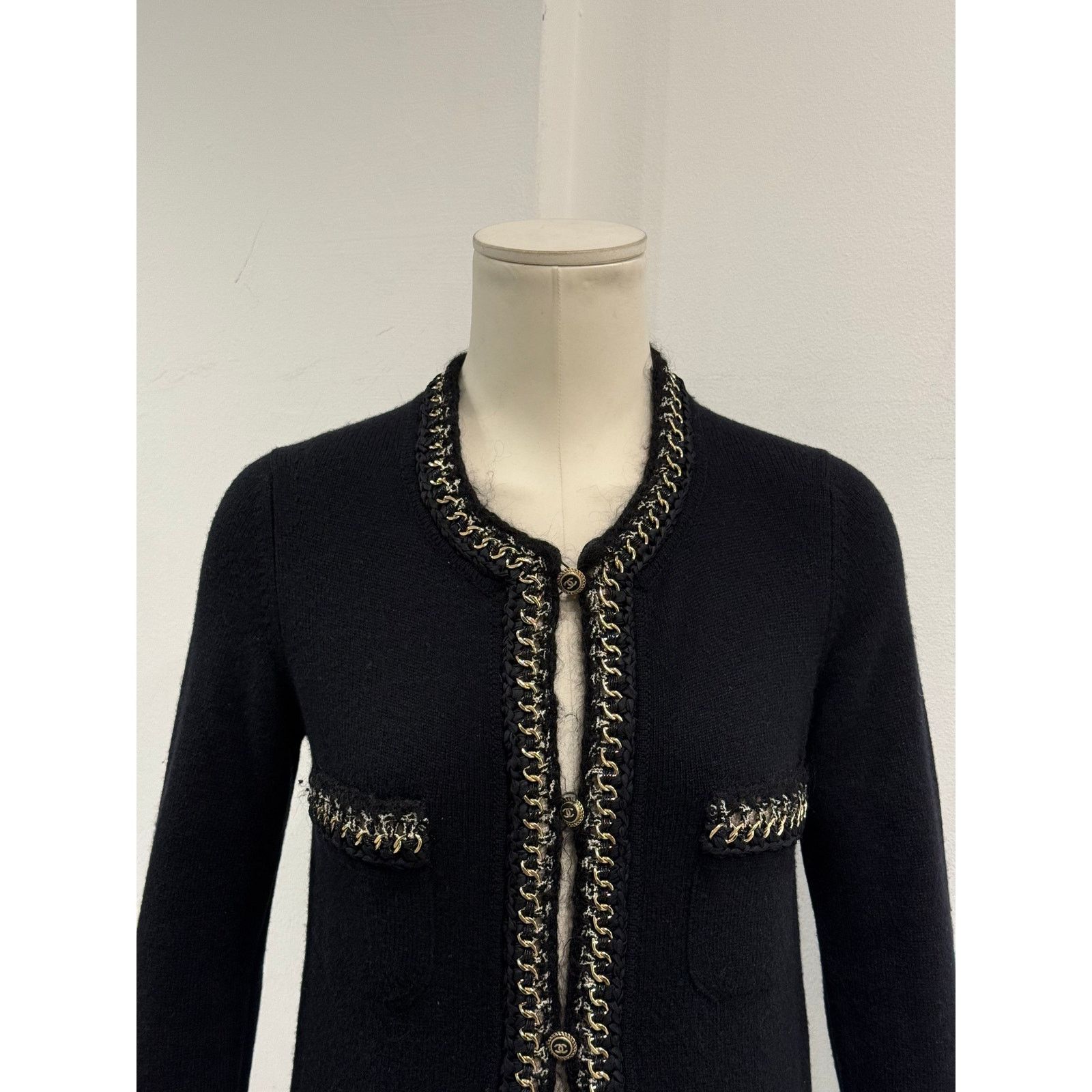Chanel S/S2006 Chanel black cashmere jacket with chain trim Size XS / US 0-2 / IT 36-38 - 4 Thumbnail