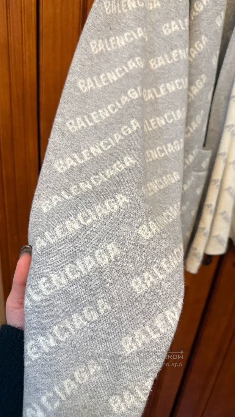 Balenciaga Balenciaga Full Print Logo Long Sleeve Knit Cardigan Size US S / EU 44-46 / 1 - 4 Thumbnail