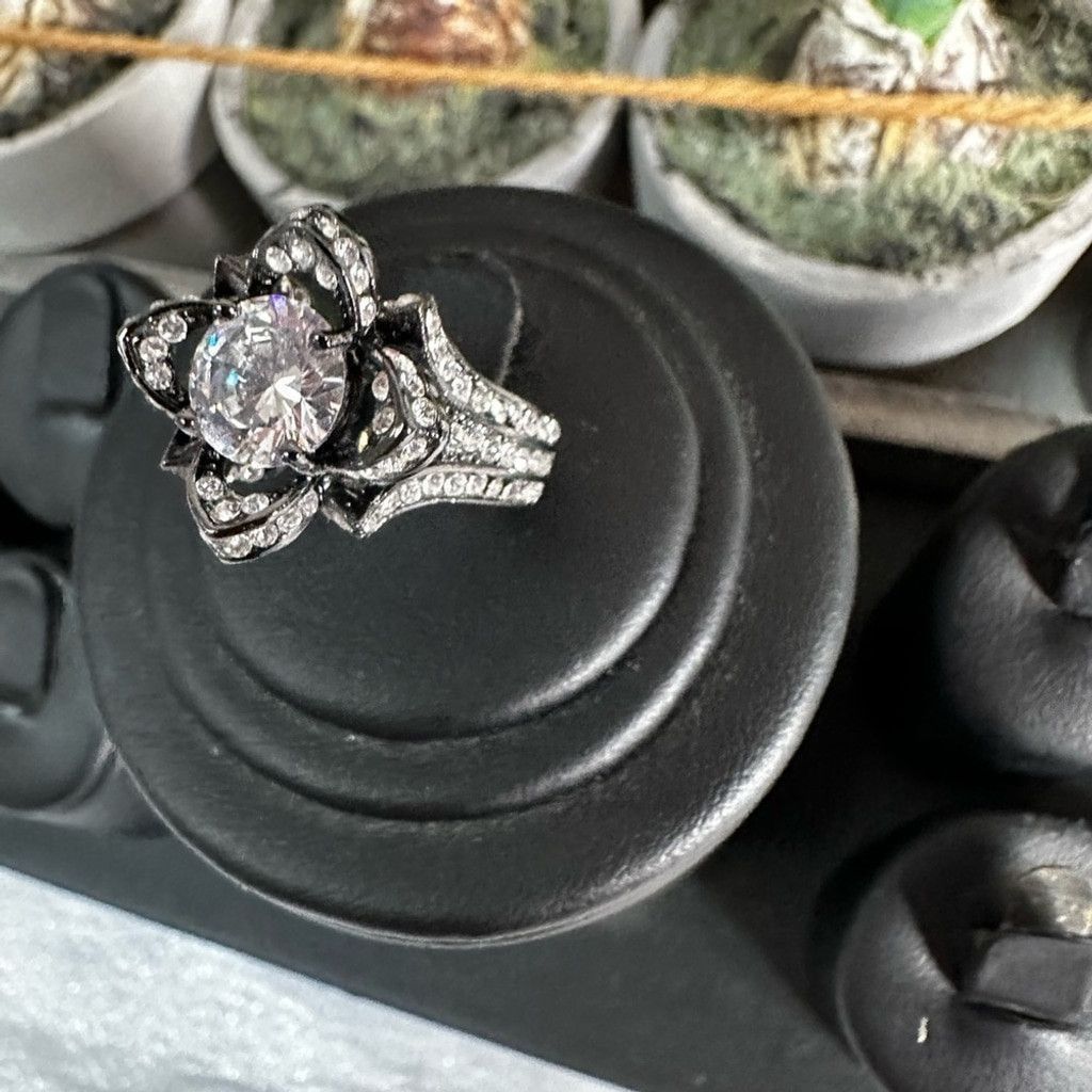 Vintage Victorian Gorgeous Black Silver Ring Size 7 BN Size ONE SIZE - 4 Thumbnail