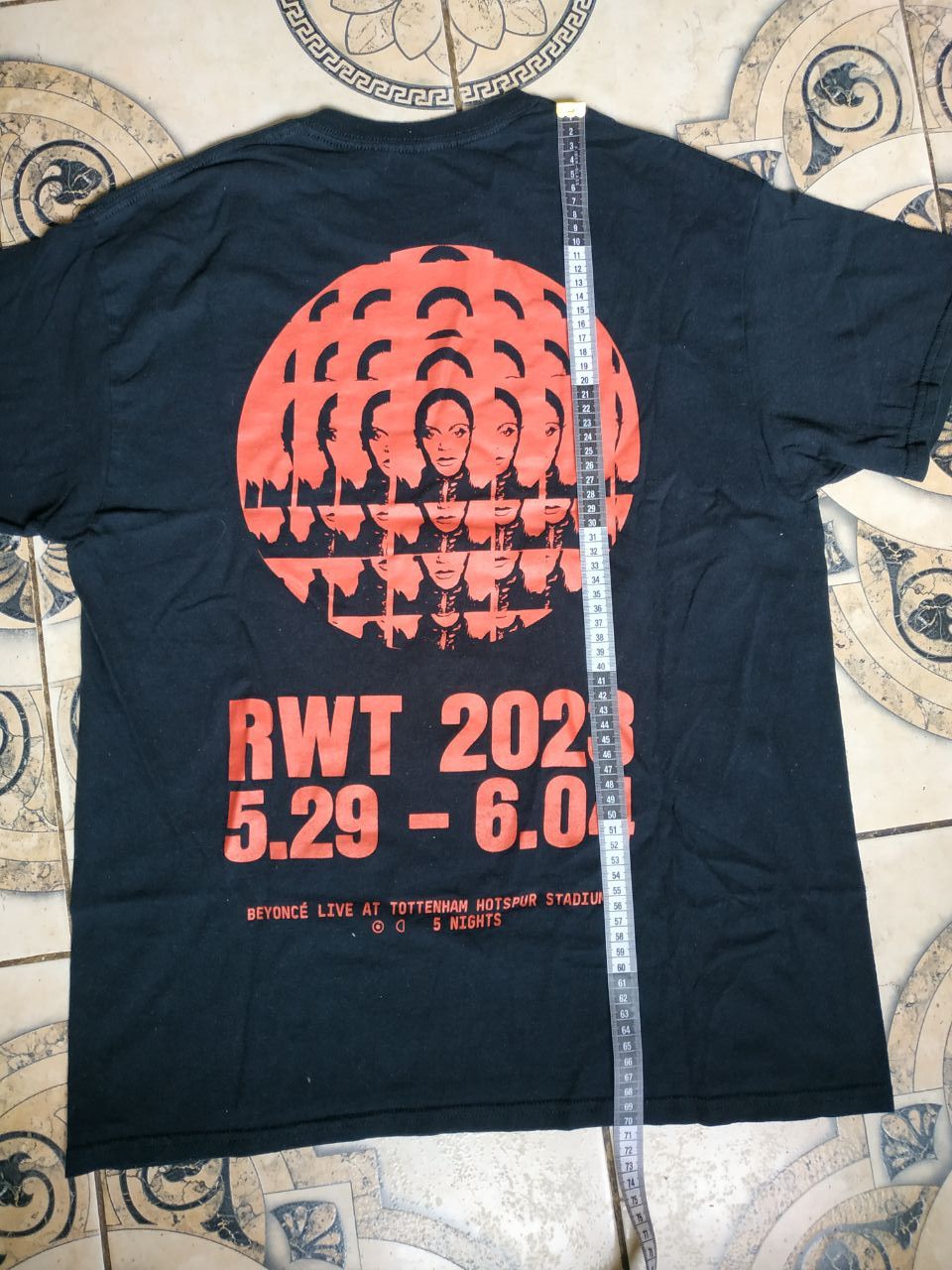 Beyonce Beyonce Renaissance Tour London Has A Problem Tee L Size US L / EU 52-54 / 3 - 18 Thumbnail
