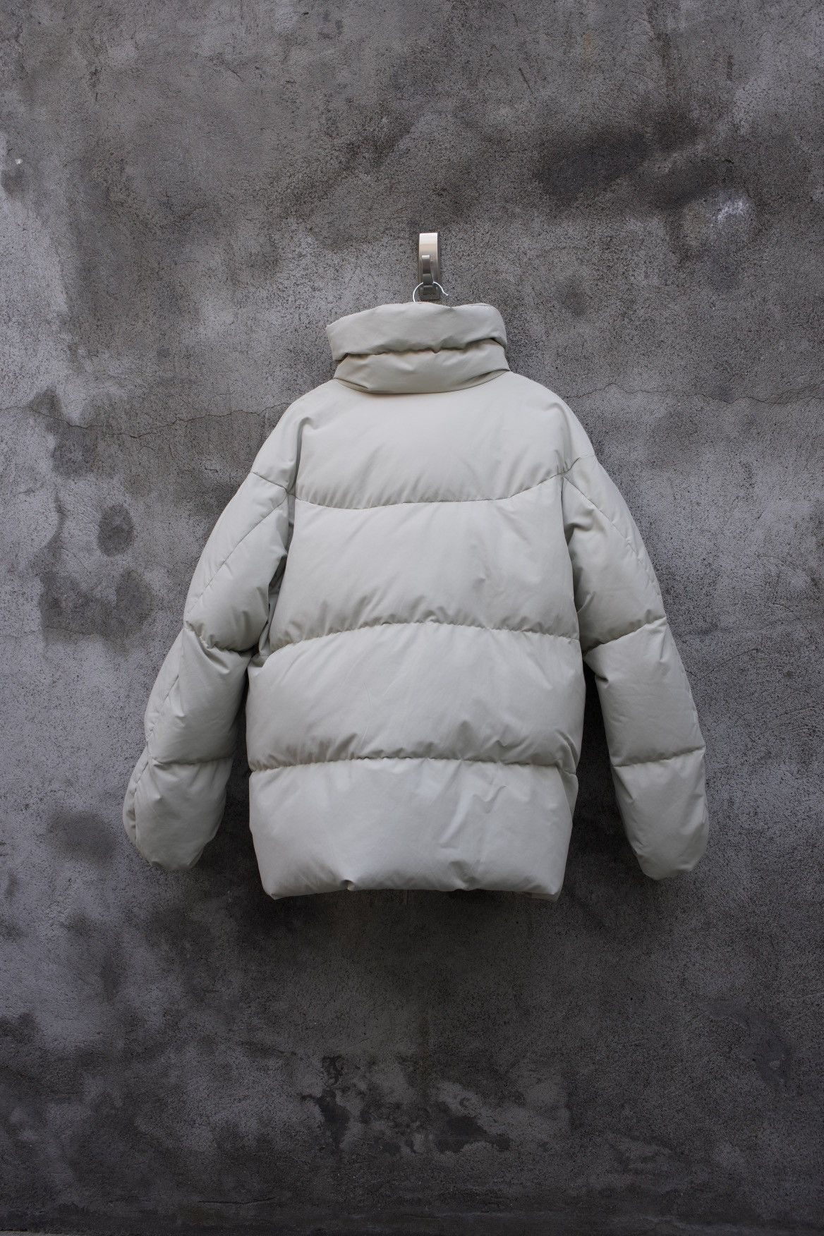 Studio Nicholson Studio Nicholson Oject Eco-down jacket in stone Size US S / EU 44-46 / 1 - 6 Thumbnail