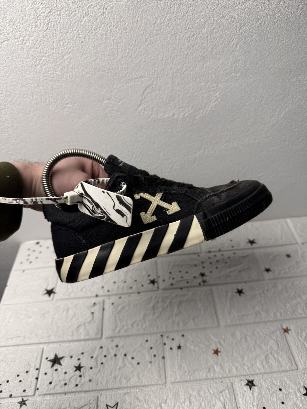 Off-White Off-White Low Vulcanized Canvas US6 UK5.5 EUR38 Sneakers Size US 6 / EU 39 - 1 Thumbnail