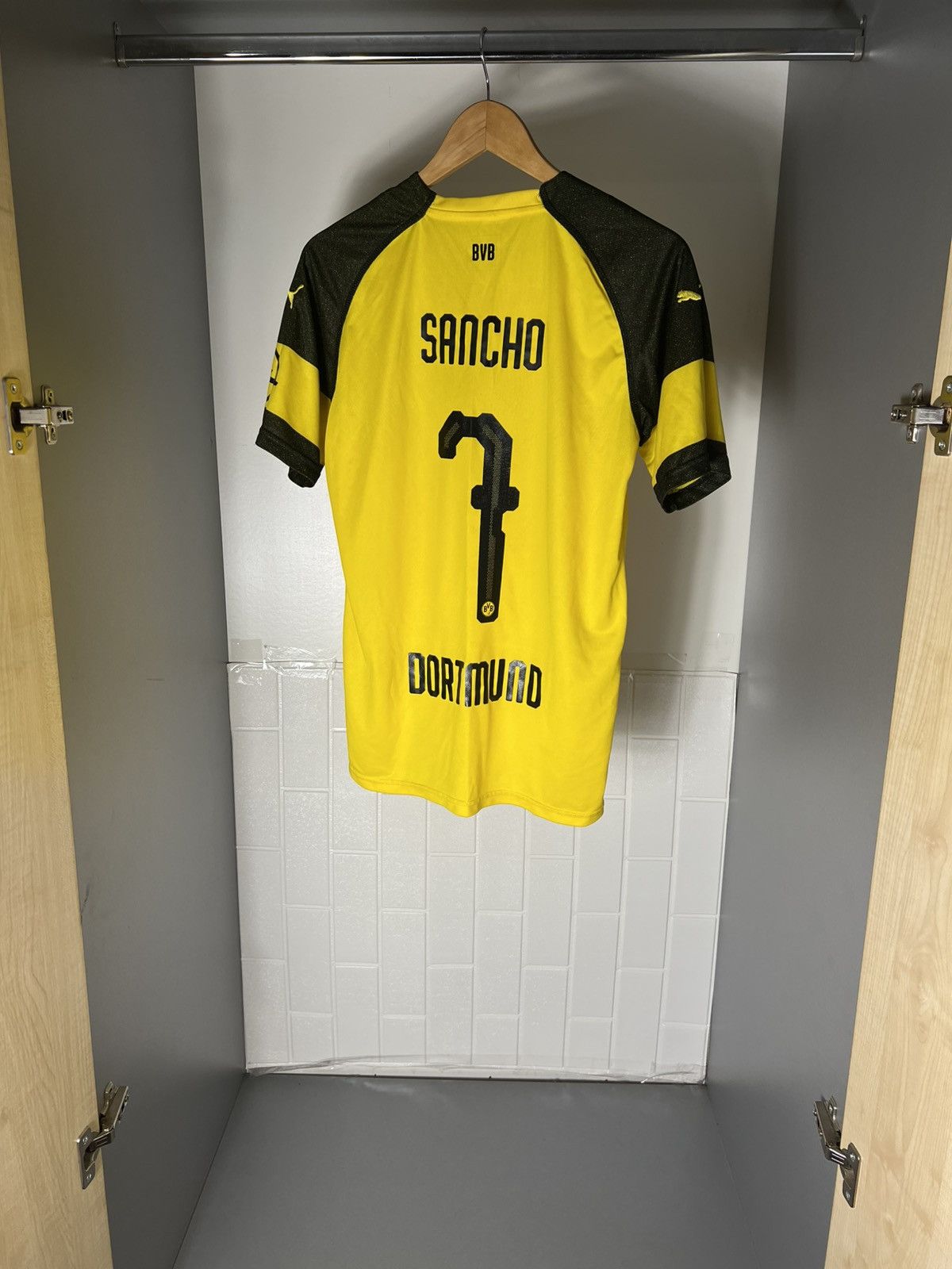 Puma VINTAGE PUMA FC BORUSSIA DORTMUND GERMANY SOCCER JERSEY RETRO Y2K 90s Size US S / EU 44-46 / 1 - 20 Thumbnail