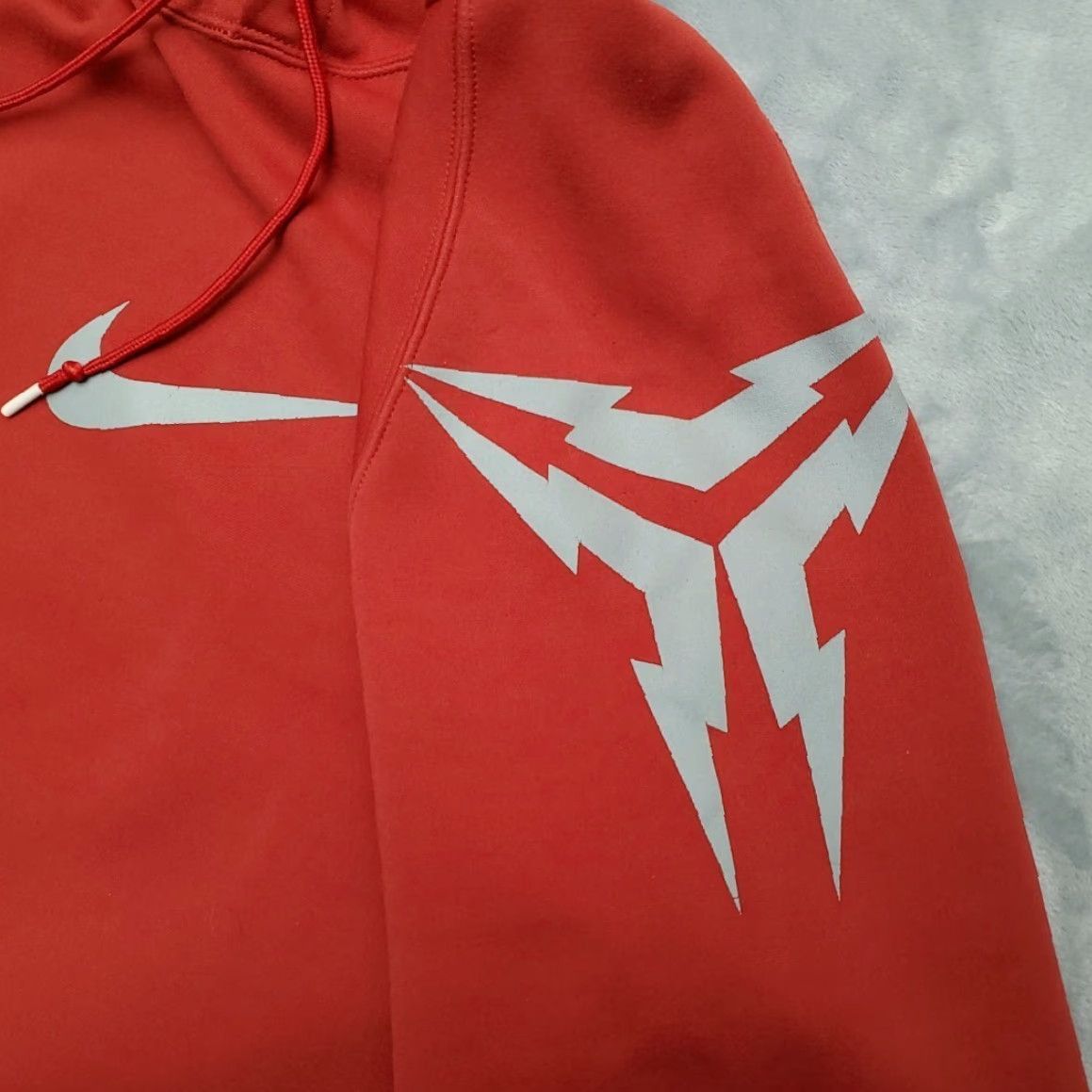 Nike VINTAGE Nike Hoodie Men L Red Kobe Bryant Mamba Center Swoosh Logo Fleece VTG Hooded Logo Pullover Size US L / EU 52-54 / 3 - 6 Thumbnail