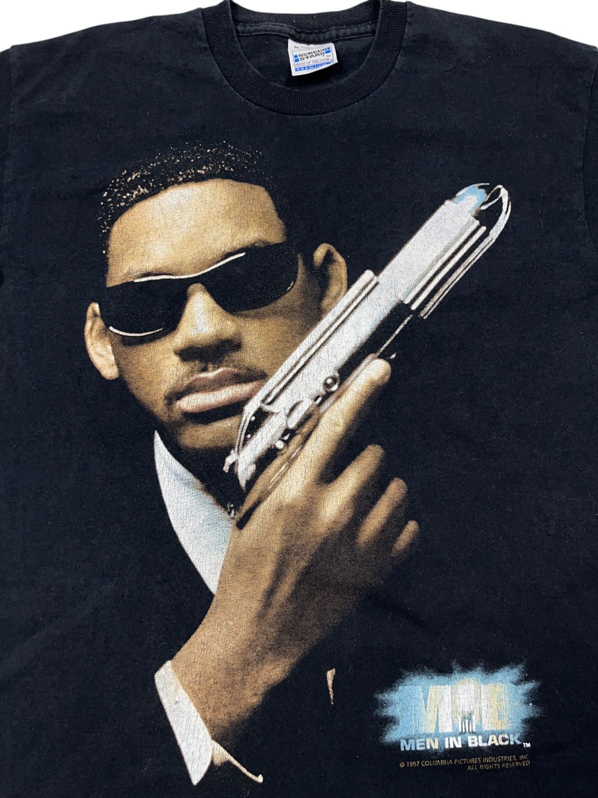 Vintage Vintage 1997 Men In Black Movie Promo Will Smith Gun T-shirt Size US M / EU 48-50 / 2 - 2 Thumbnail