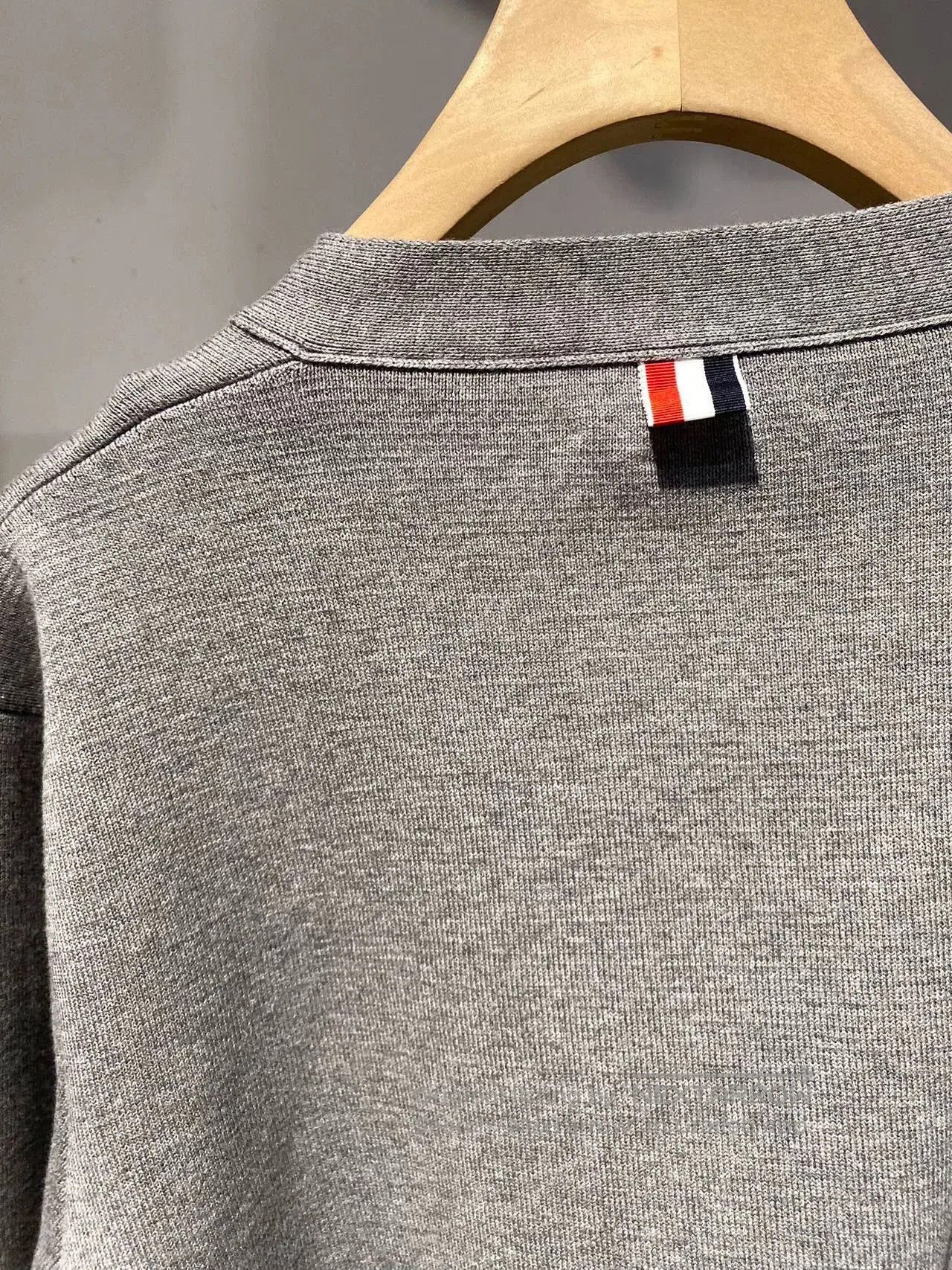 Thom Browne Thom Browne Men's Classic Cardigan. Size US M / EU 48-50 / 2 - 3 Thumbnail