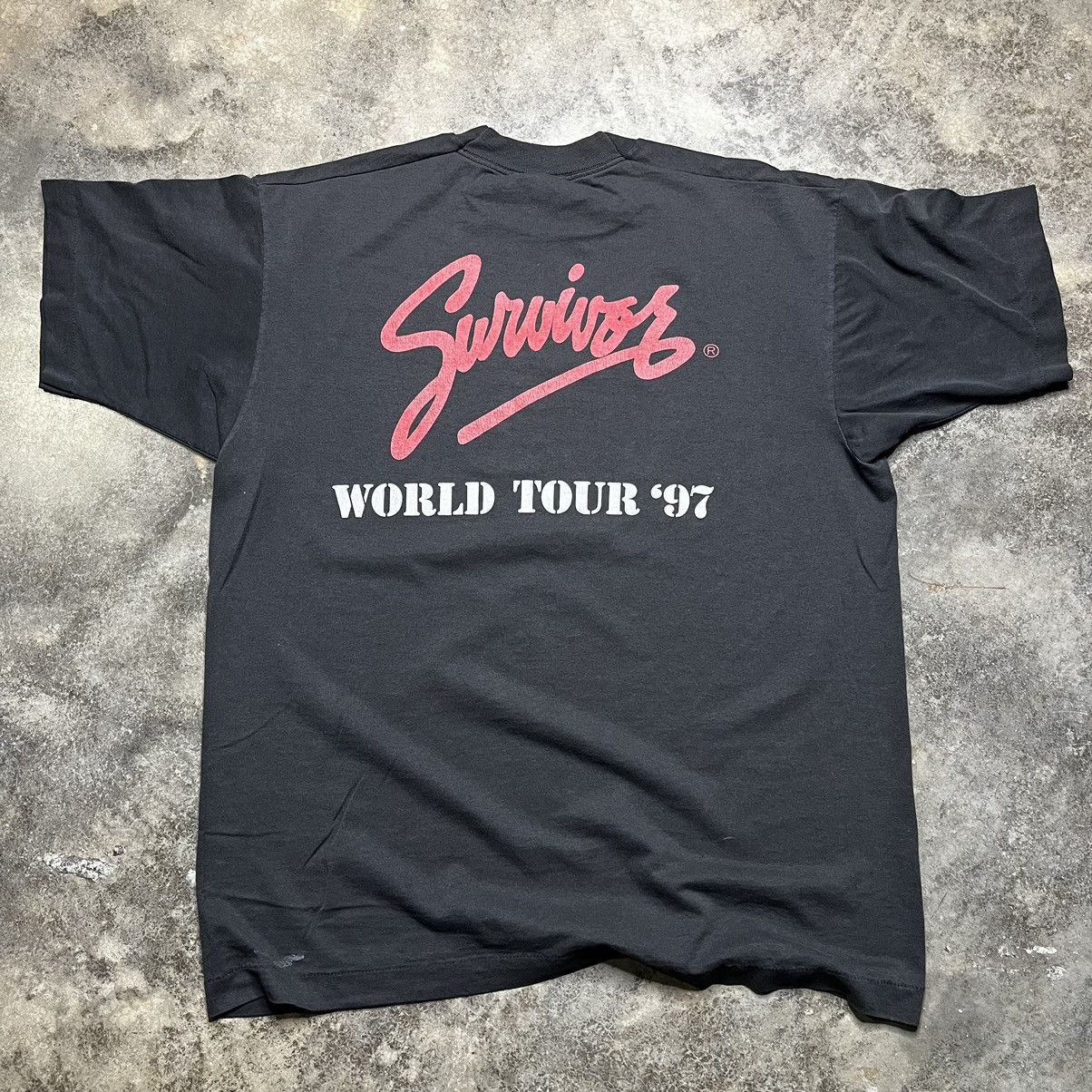 Vintage vintage 1997 survivor band faded tshirt Size US XL / EU 56 / 4 - 1 Thumbnail