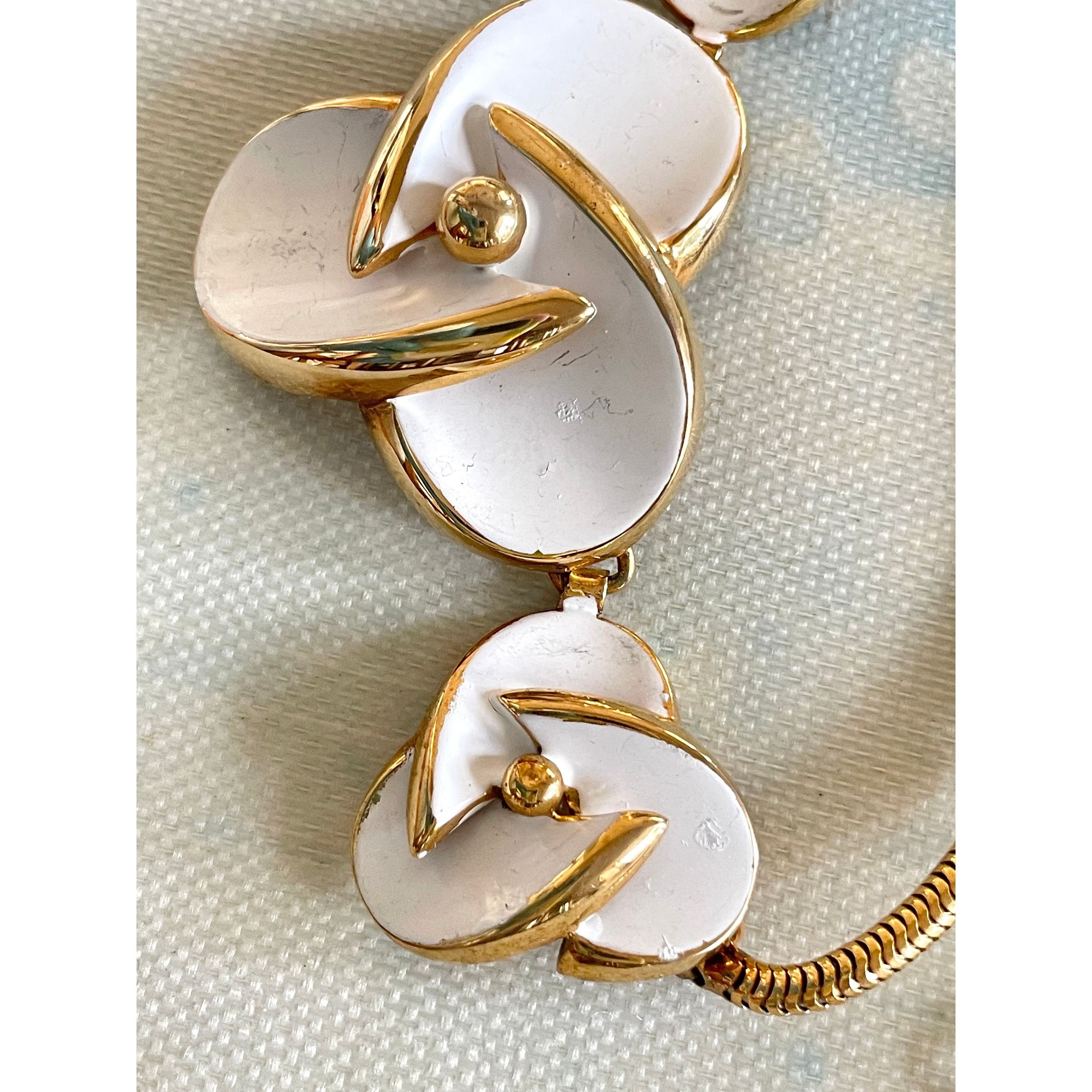 Dior Vintage Christian Dior white flower charm necklace. Size ONE SIZE - 5 Thumbnail