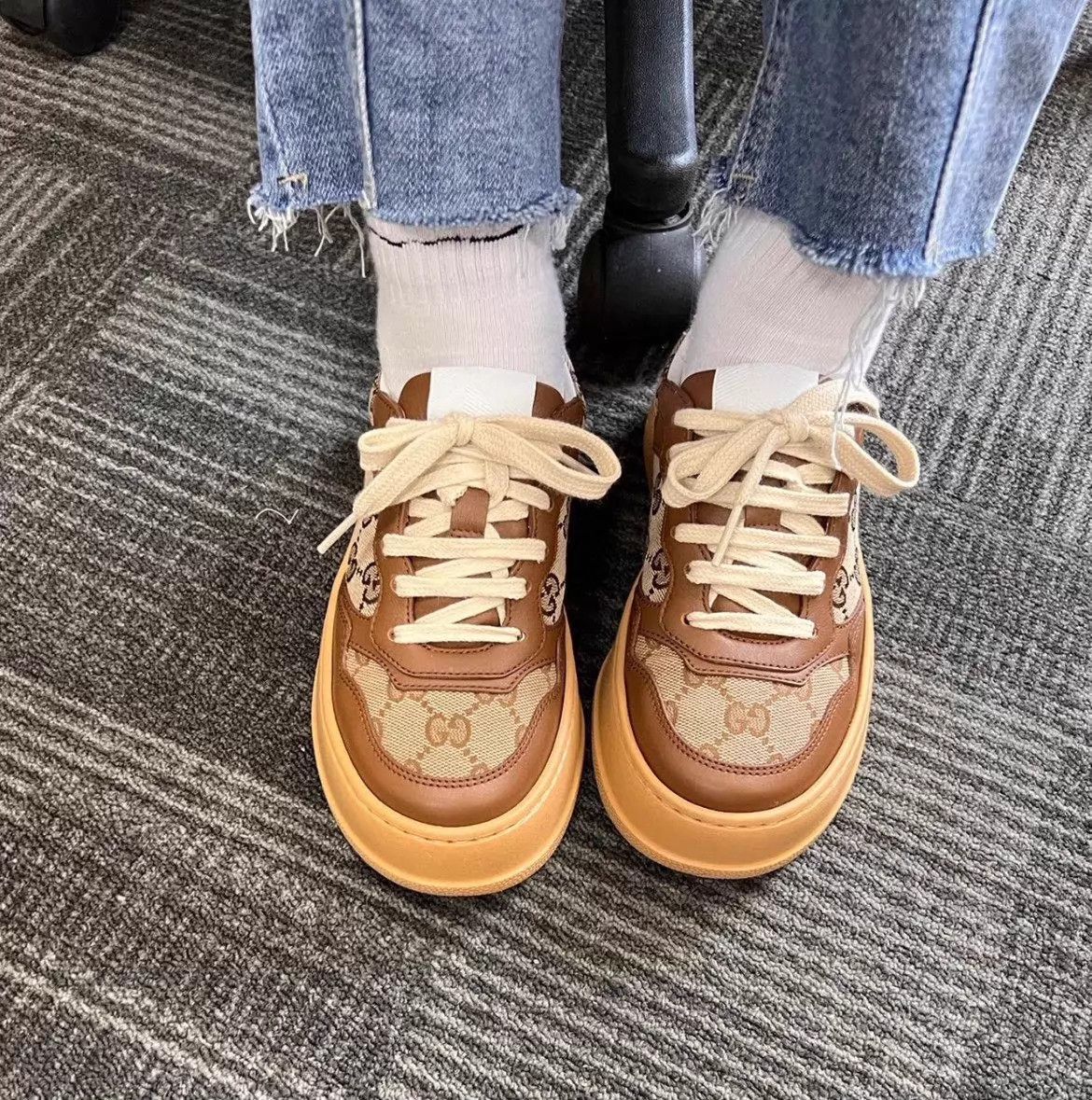 Gucci Gucci Double G All Over Print Brown Cookie Sneakers Size US 5 / IT 35 - 7 Thumbnail