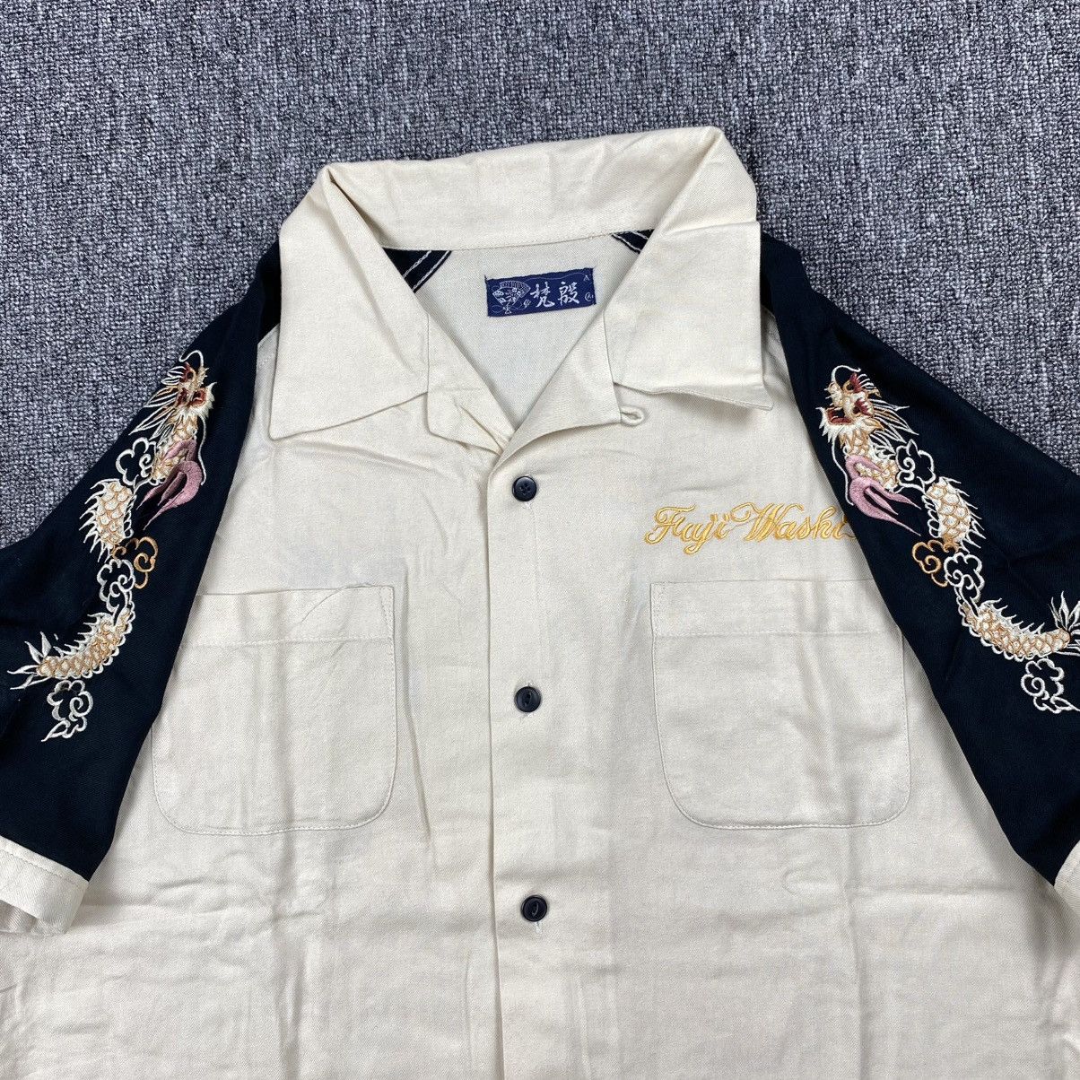 Karakuri Tamashii japanese karakuri embroidery dragon shirt button Size US M / EU 48-50 / 2 - 3 Thumbnail