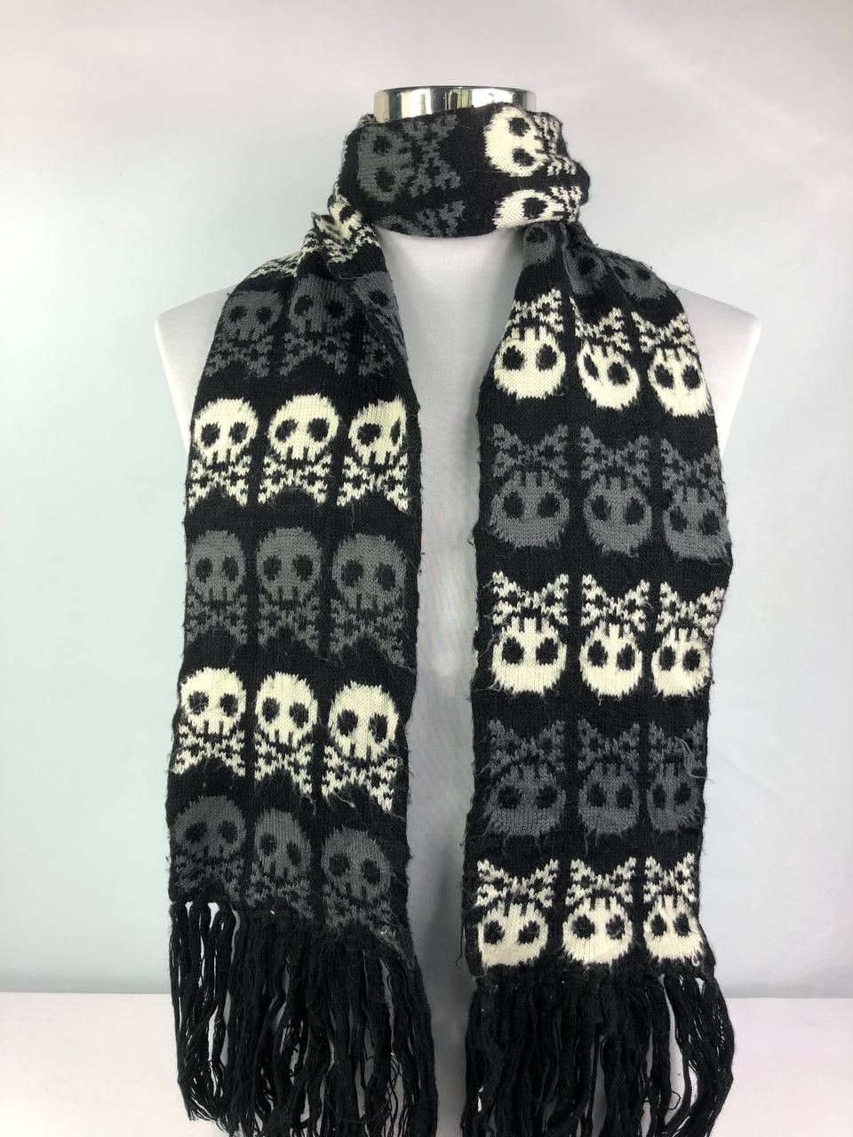 Vintage Skulls Scarf / Muffler / Neckwear FS343 Size ONE SIZE - 1 Thumbnail