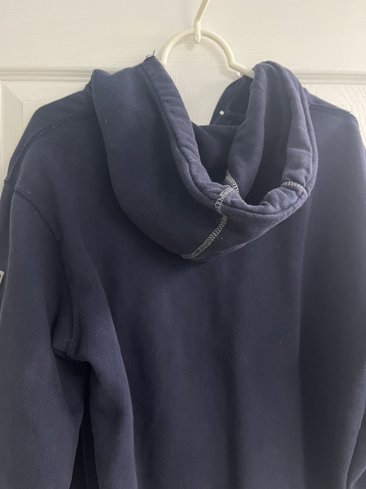 Tommy Hilfiger Vintage Tommy Hilfiger Distressed Hilfiger Navy Blue Zip Up Size US M / EU 48-50 / 2 - 5 Thumbnail