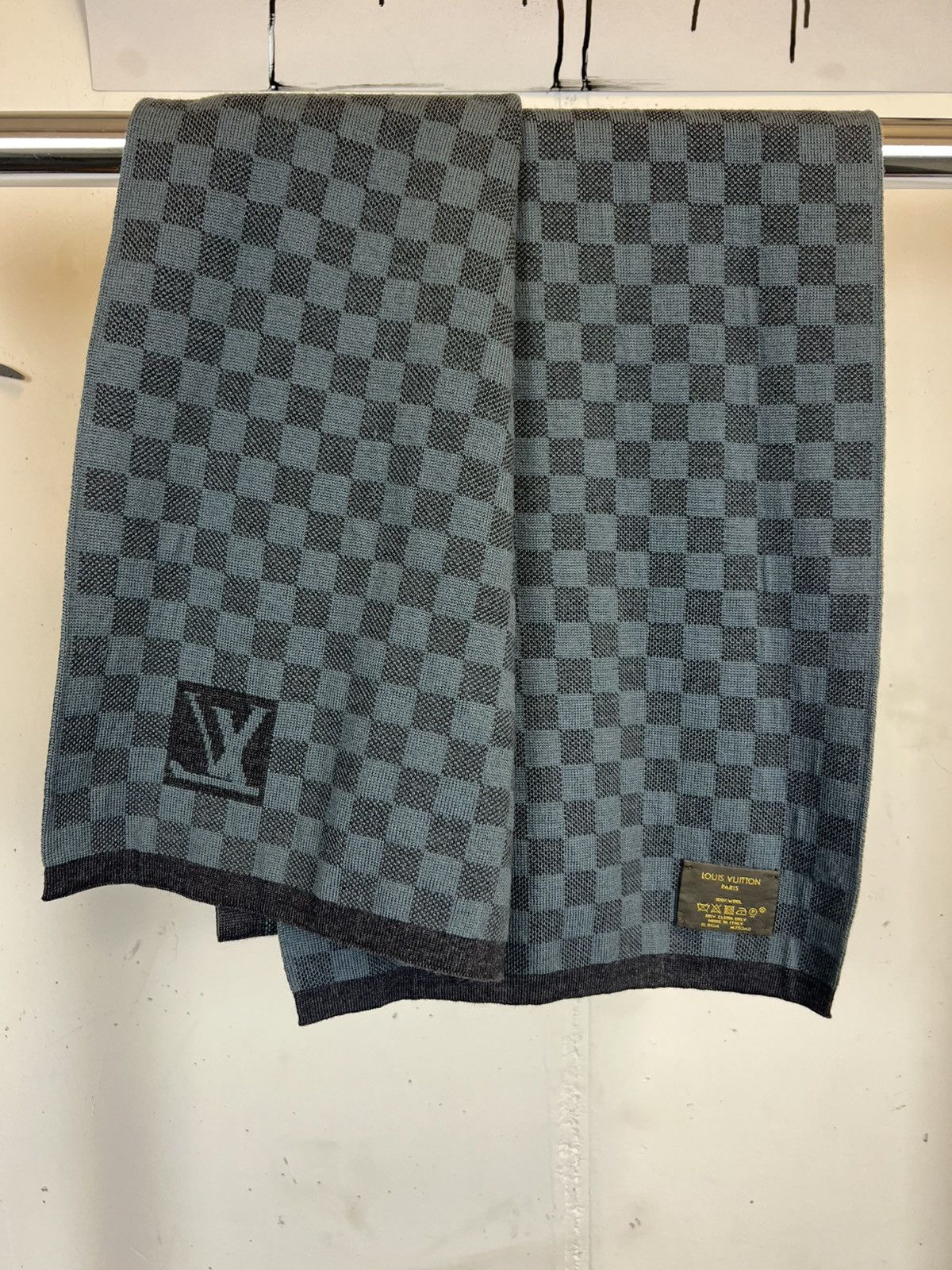 LV Damier Scarf
