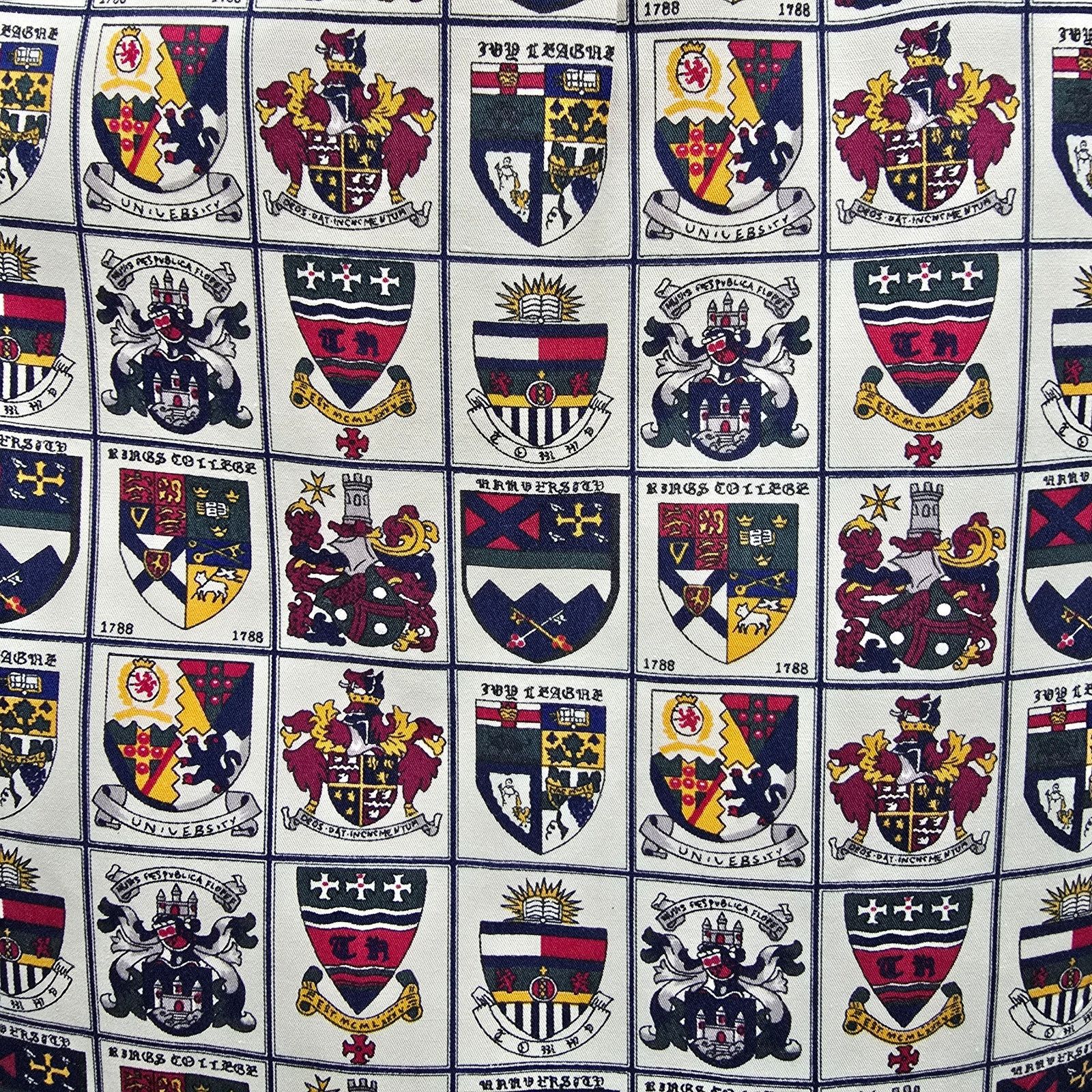 Tommy Hilfiger × Vintage Tommy Hilfiger University Crest Print Shirt L Colleges 90s Size US L / EU 52-54 / 3 - 4 Thumbnail